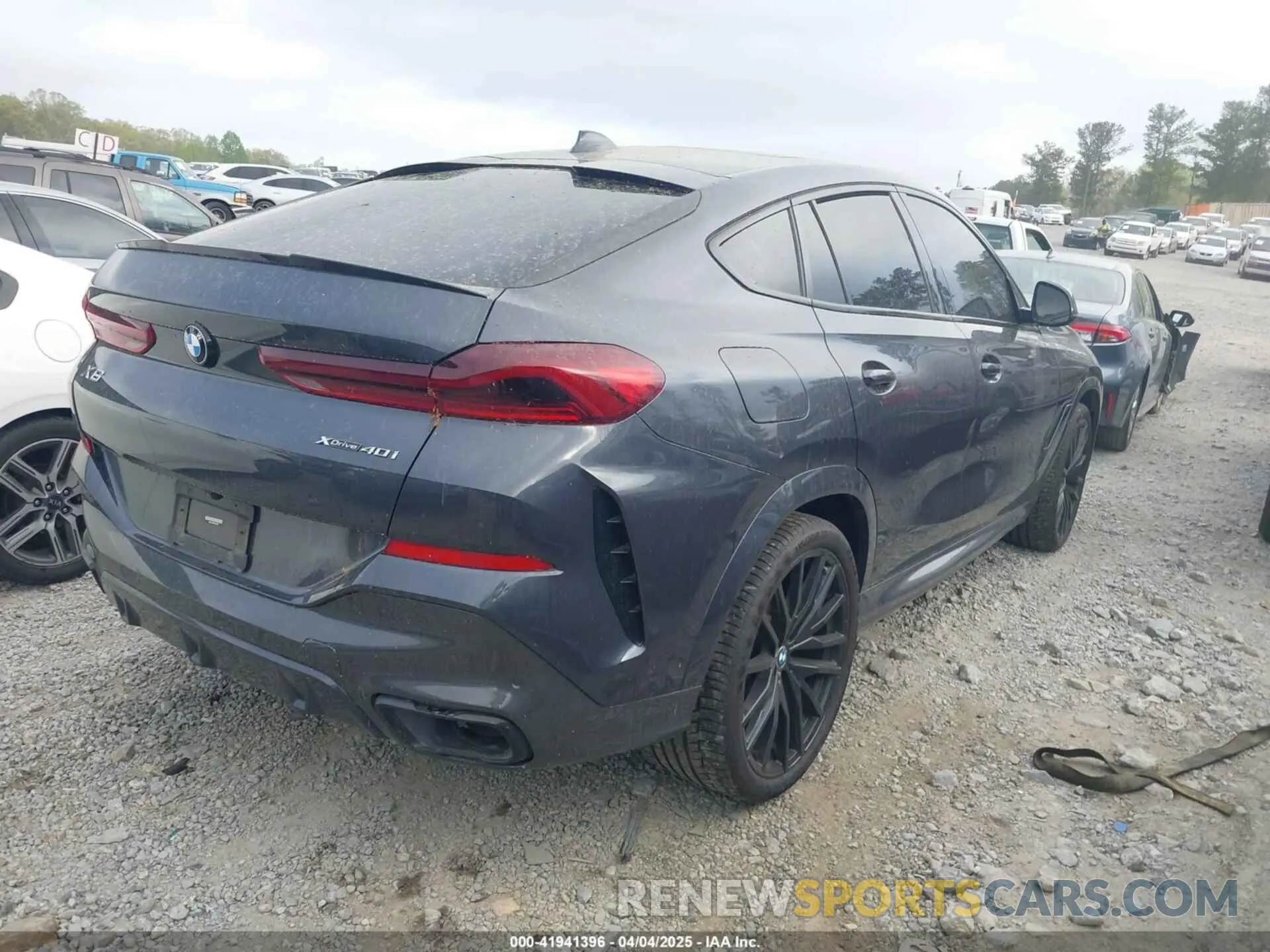 4 Photograph of a damaged car 5UXCY6C08N9J52159 BMW X6 2022
