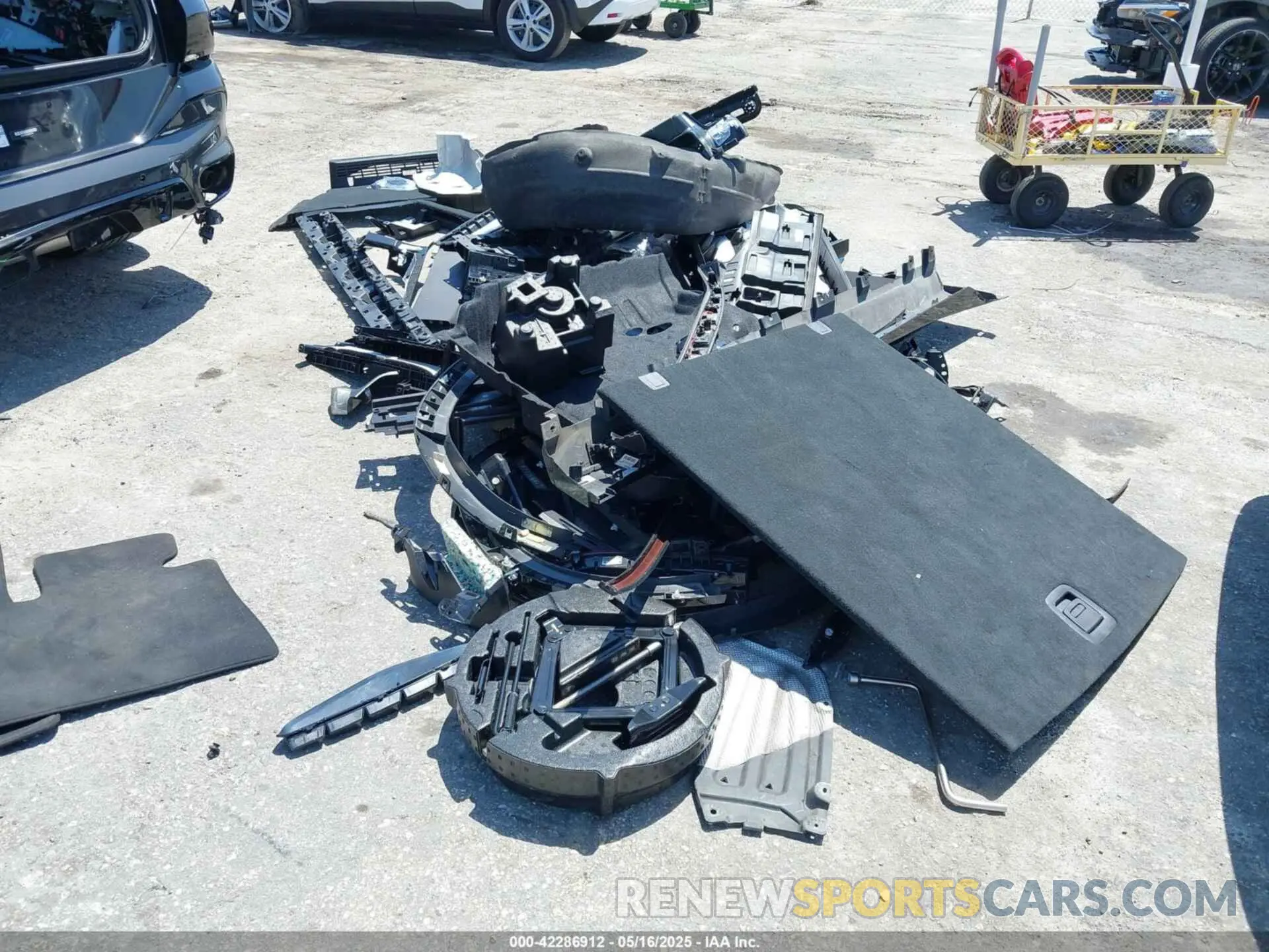 12 Фотография поврежденного автомобиля 5UXCY6C09N9L97438 BMW X6 2022