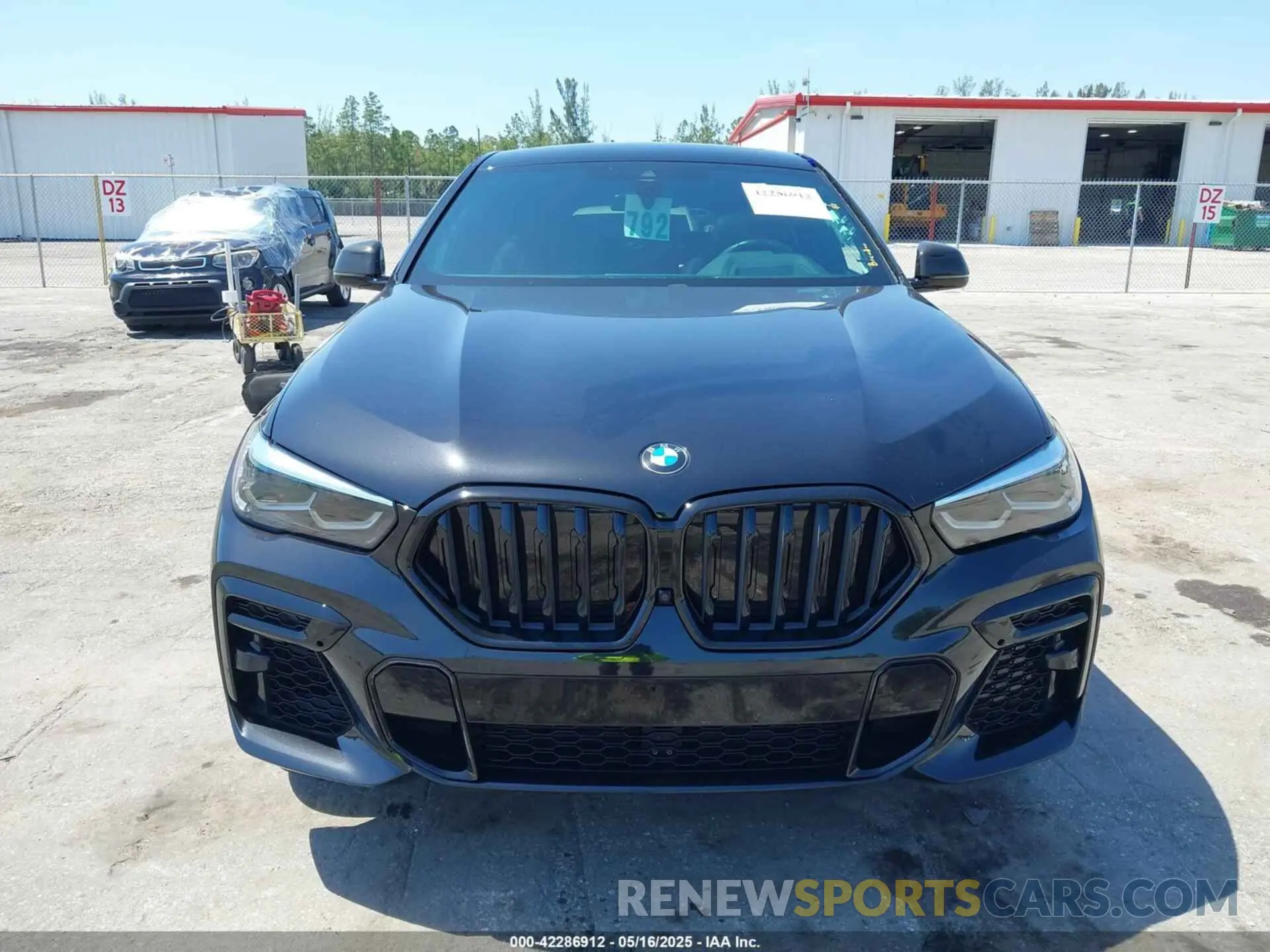13 Фотография поврежденного автомобиля 5UXCY6C09N9L97438 BMW X6 2022