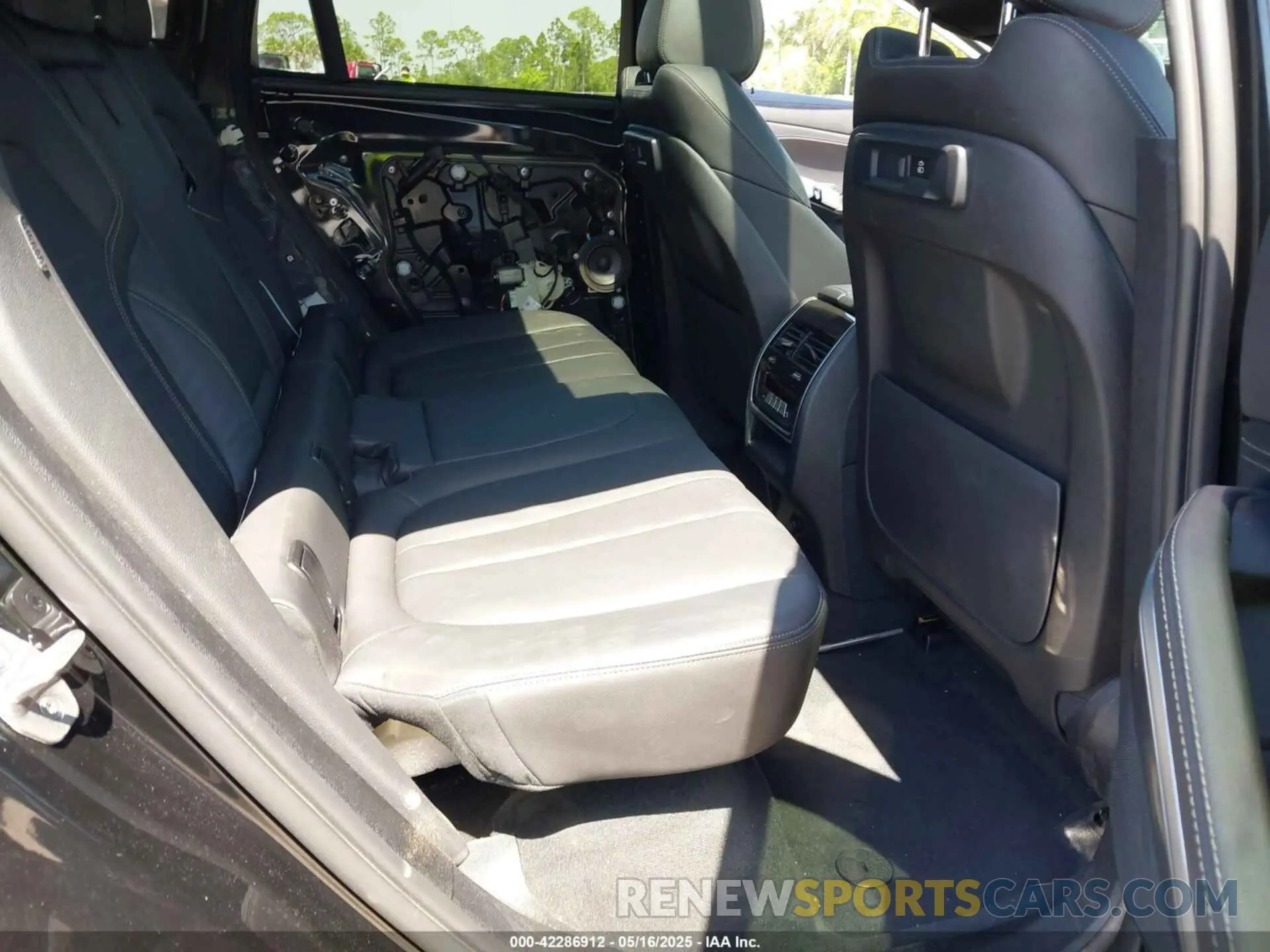 8 Фотография поврежденного автомобиля 5UXCY6C09N9L97438 BMW X6 2022
