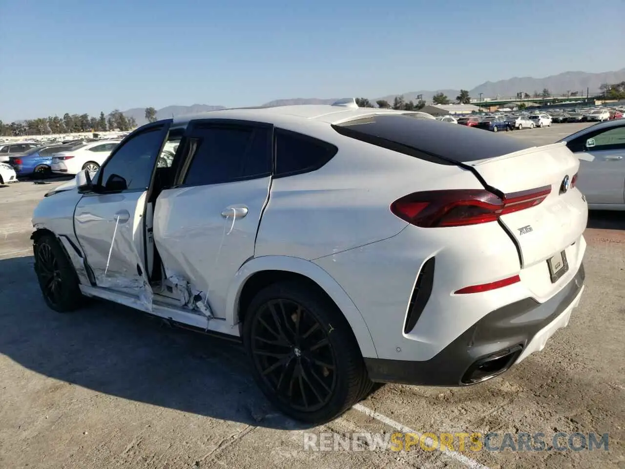 3 Photograph of a damaged car 5UXCY8C01N9J14882 BMW X6 2022