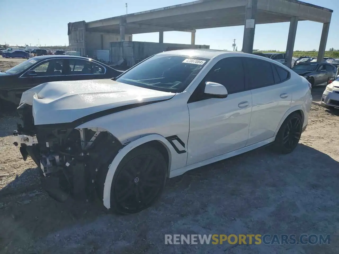1 Photograph of a damaged car 5YMCY0C00N9N18556 BMW X6 2022