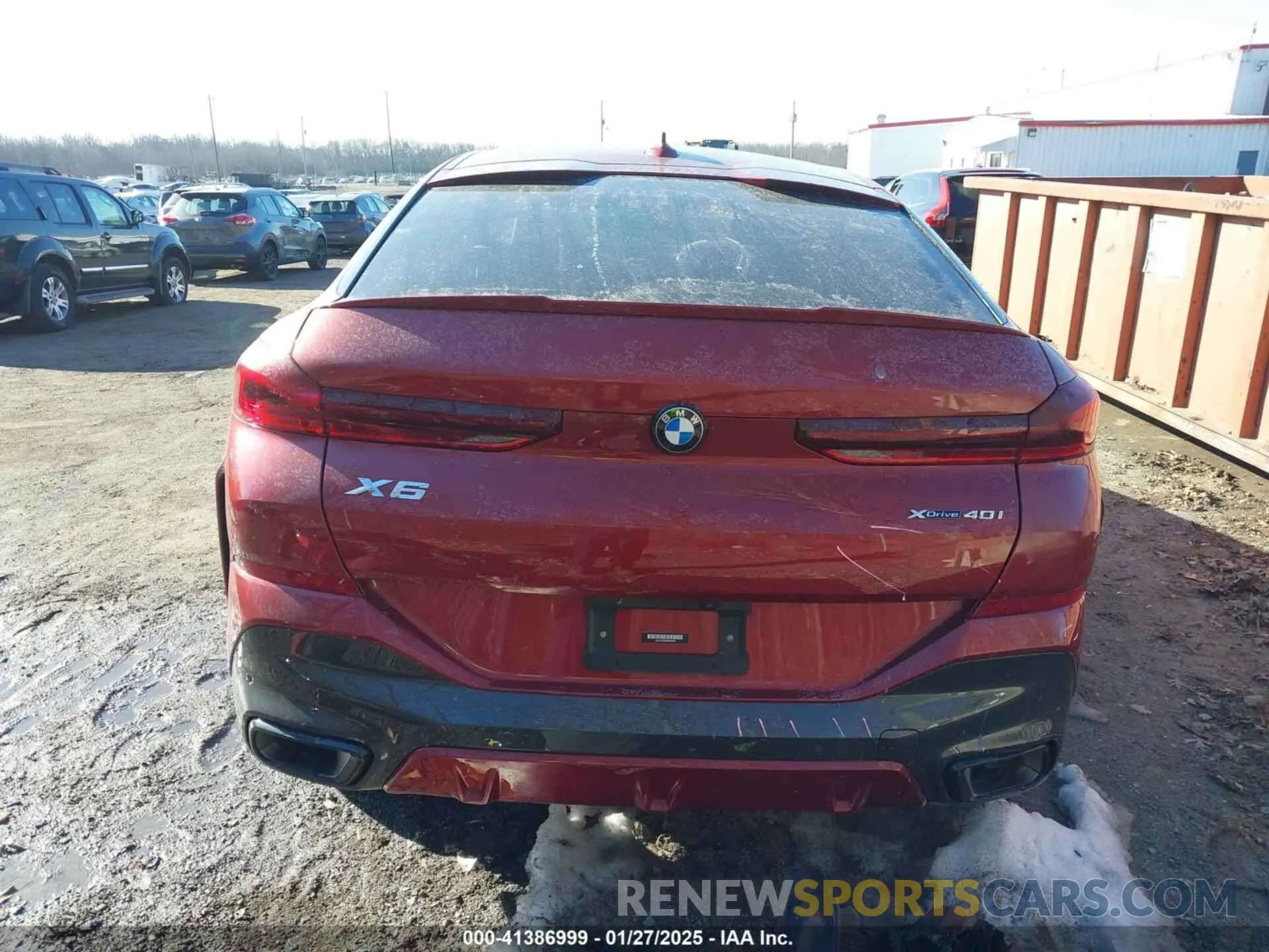 17 Photograph of a damaged car 5UXCY6C0XP9P23069 BMW X6 2023