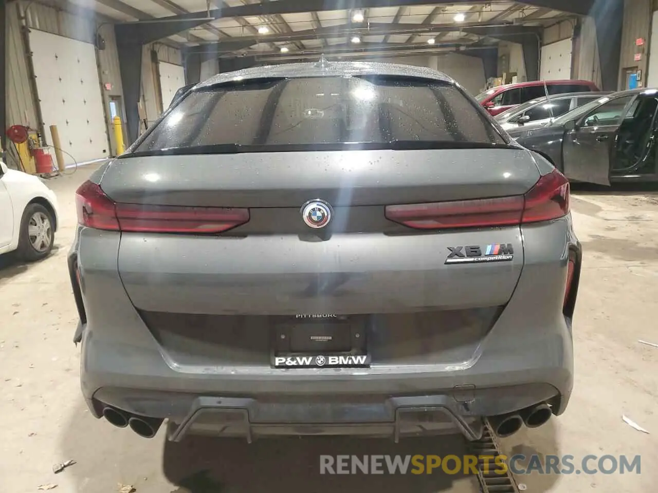 6 Photograph of a damaged car 5YMCY0C00P9R24579 BMW X6 2023