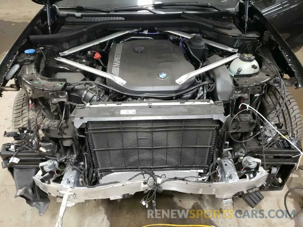 11 Фотография поврежденного автомобиля 5UX33EX02R9U21037 BMW X6 2024