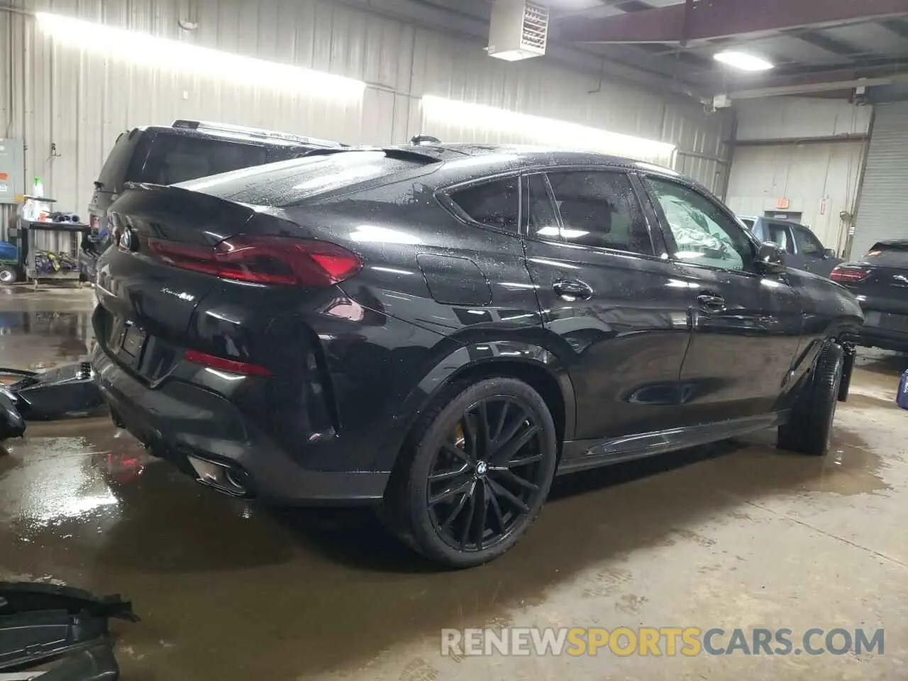 3 Фотография поврежденного автомобиля 5UX33EX02R9U21037 BMW X6 2024