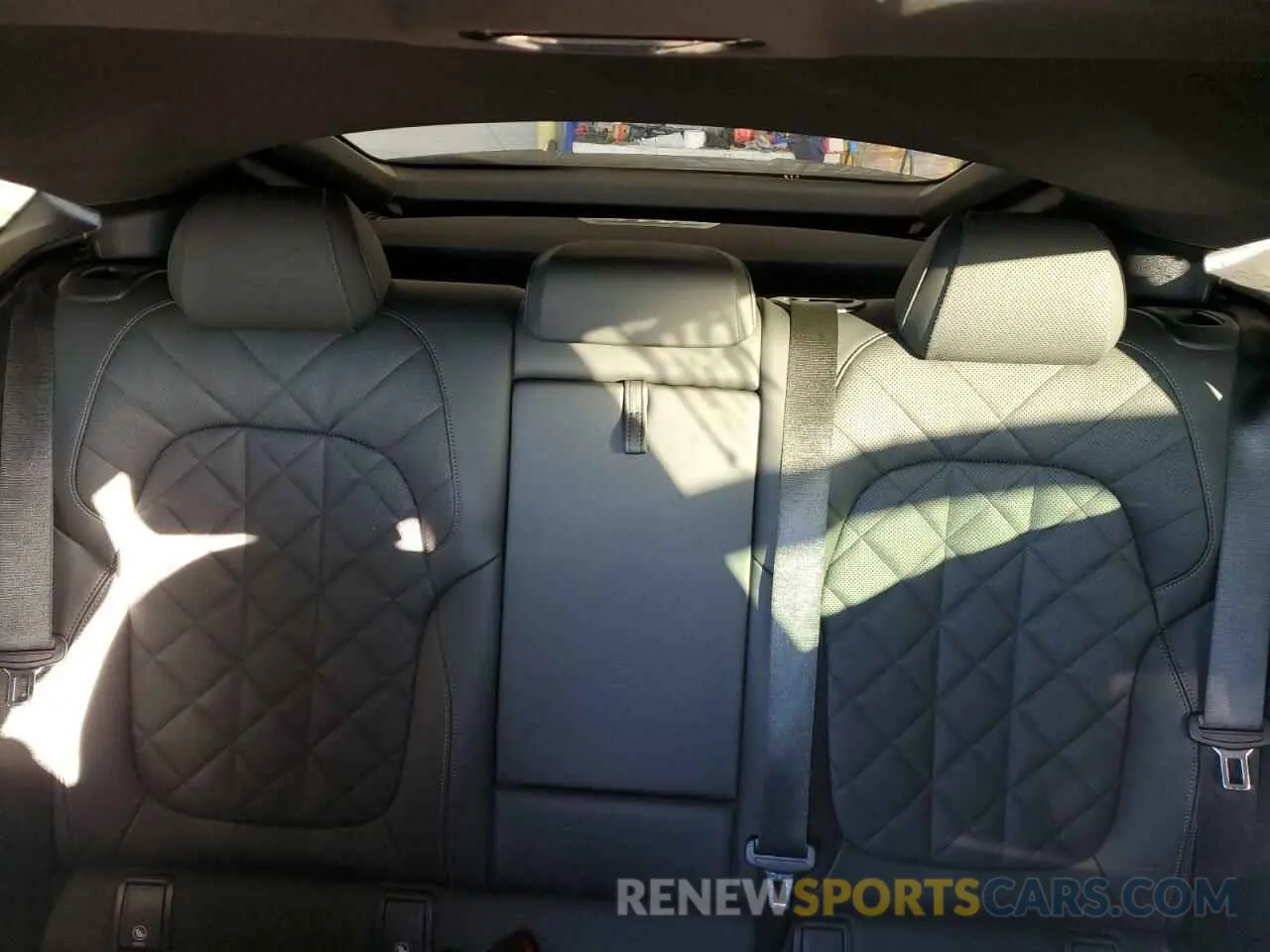 10 Фотография поврежденного автомобиля 5UX33EX03R9V81833 BMW X6 2024