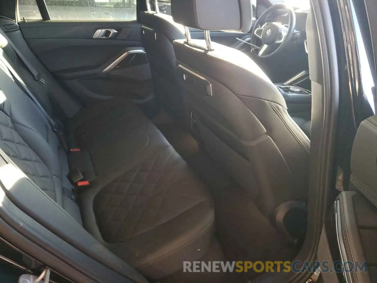 11 Фотография поврежденного автомобиля 5UX33EX03R9V81833 BMW X6 2024