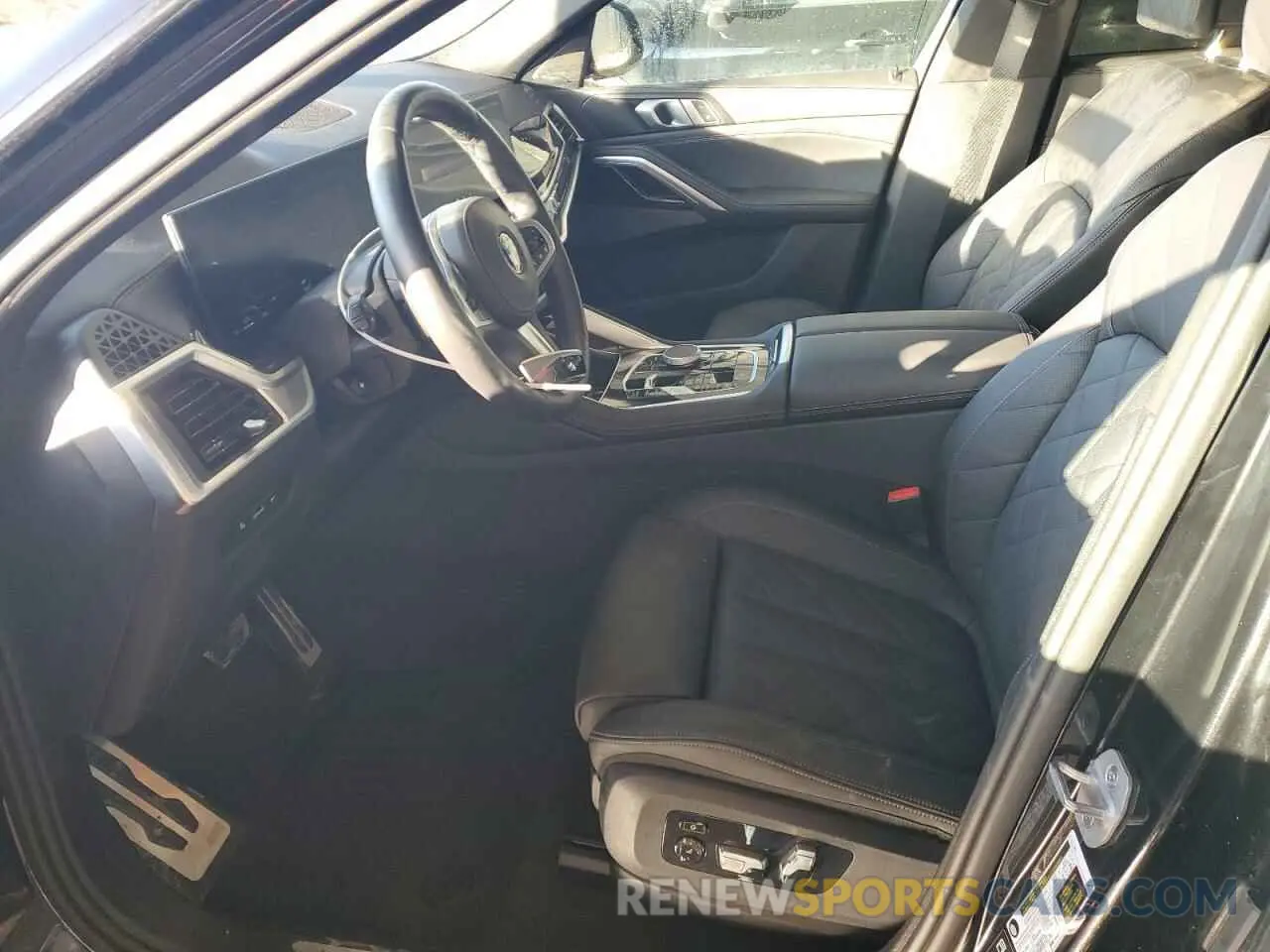 7 Фотография поврежденного автомобиля 5UX33EX03R9V81833 BMW X6 2024