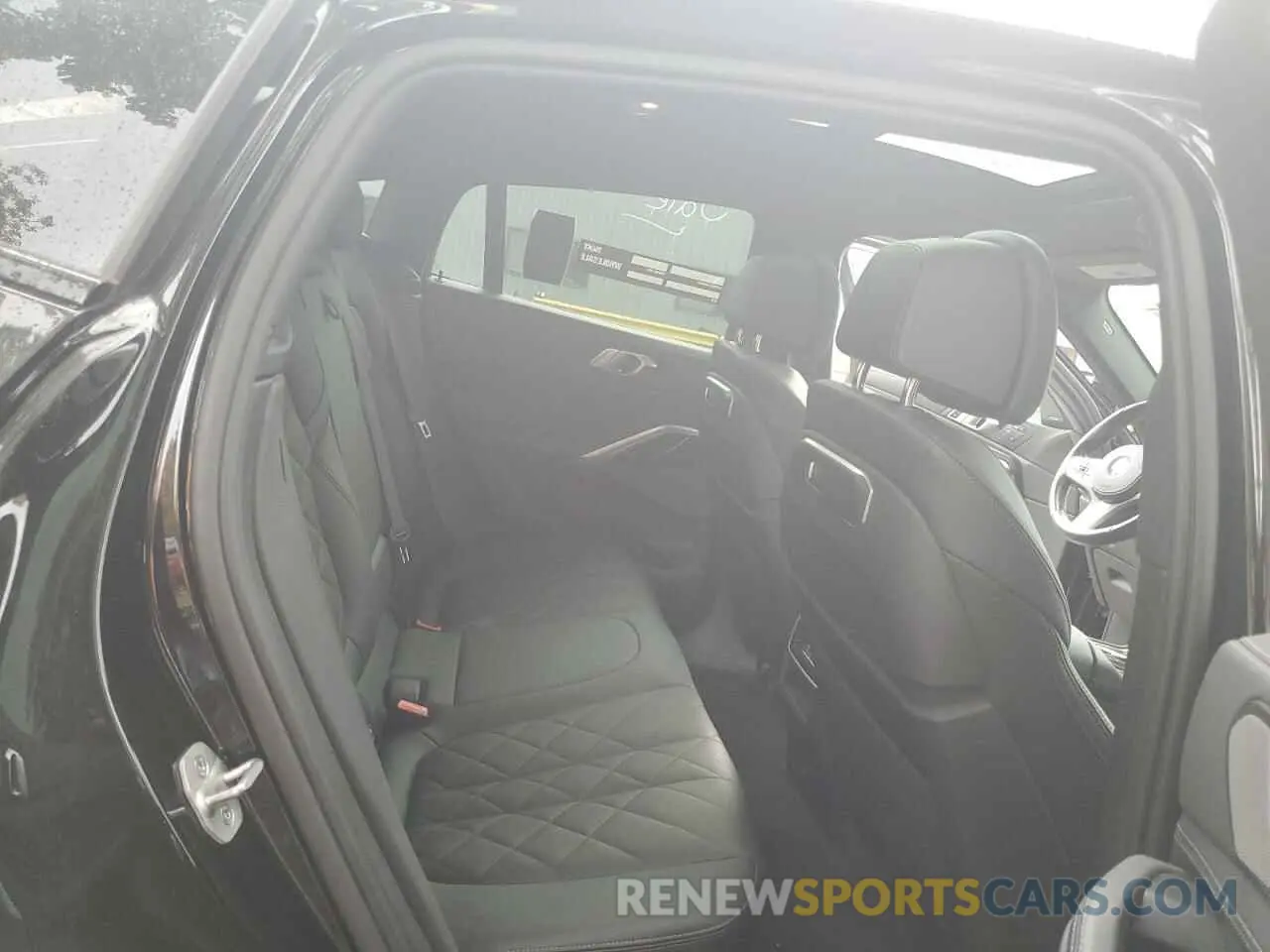 10 Фотография поврежденного автомобиля 5UX33EX06R9S46047 BMW X6 2024