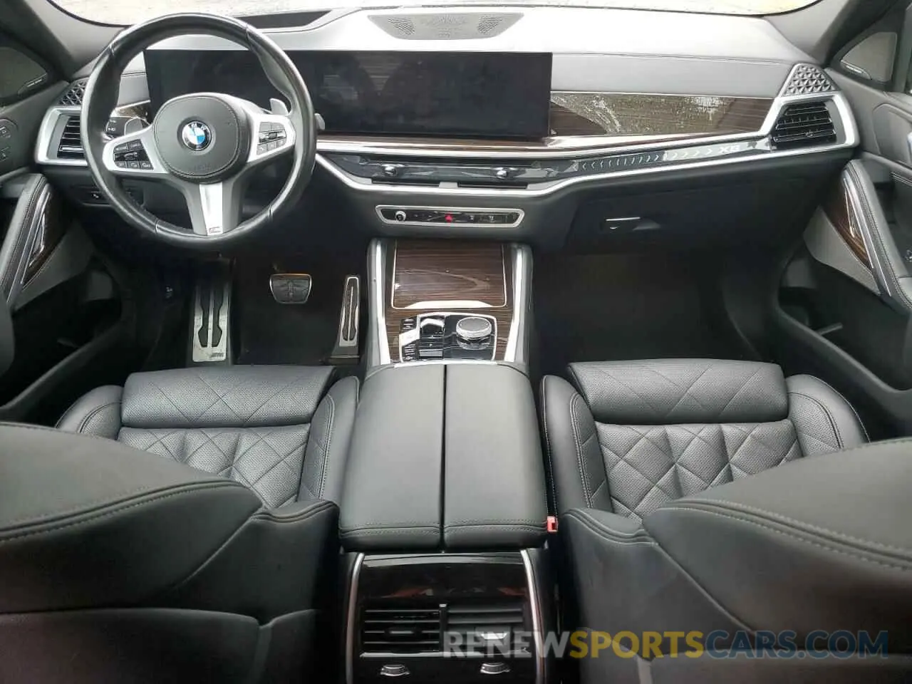 8 Фотография поврежденного автомобиля 5UX33EX06R9S46047 BMW X6 2024