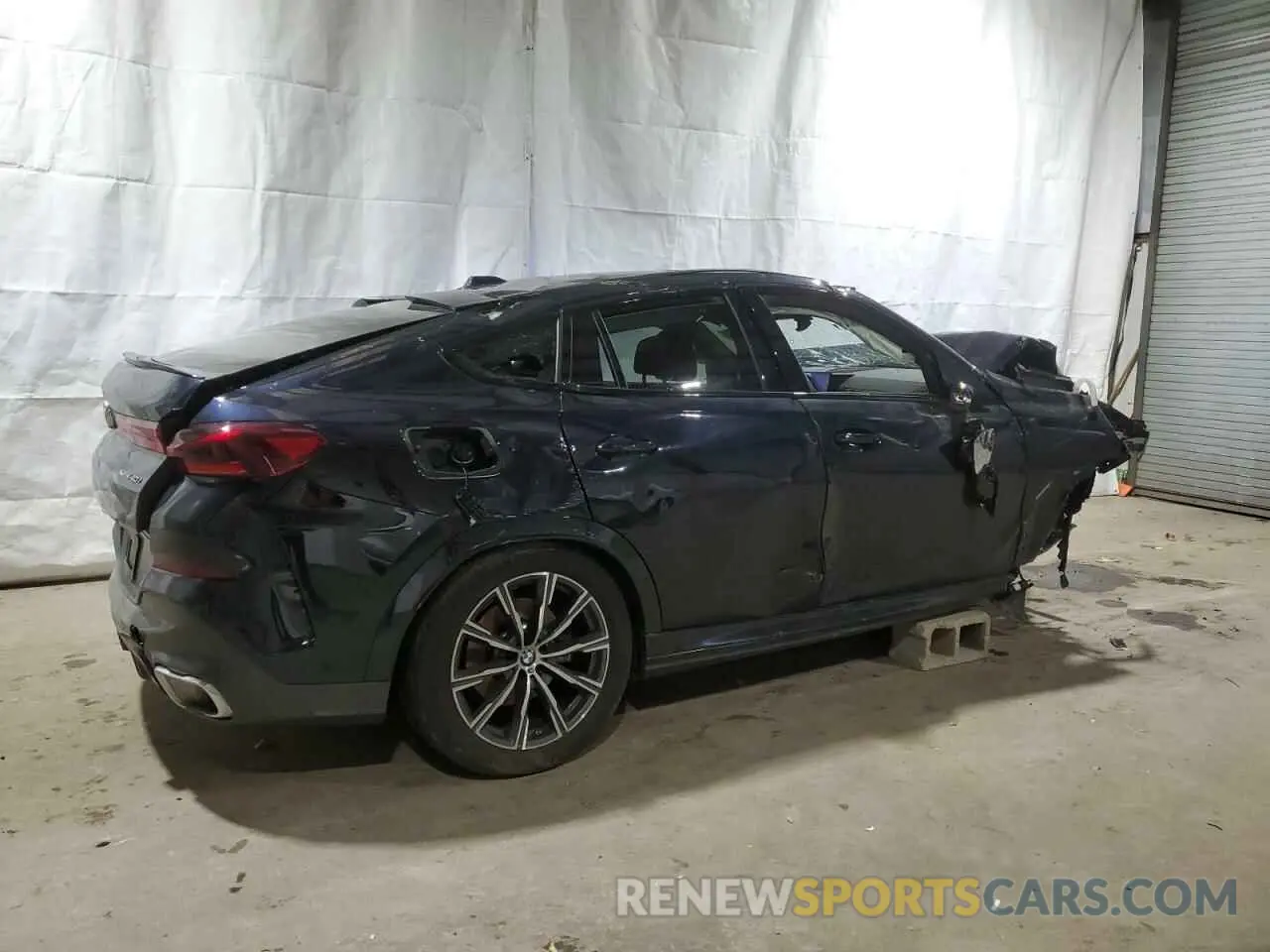 3 Photograph of a damaged car 5UX33EX07R9V74903 BMW X6 2024
