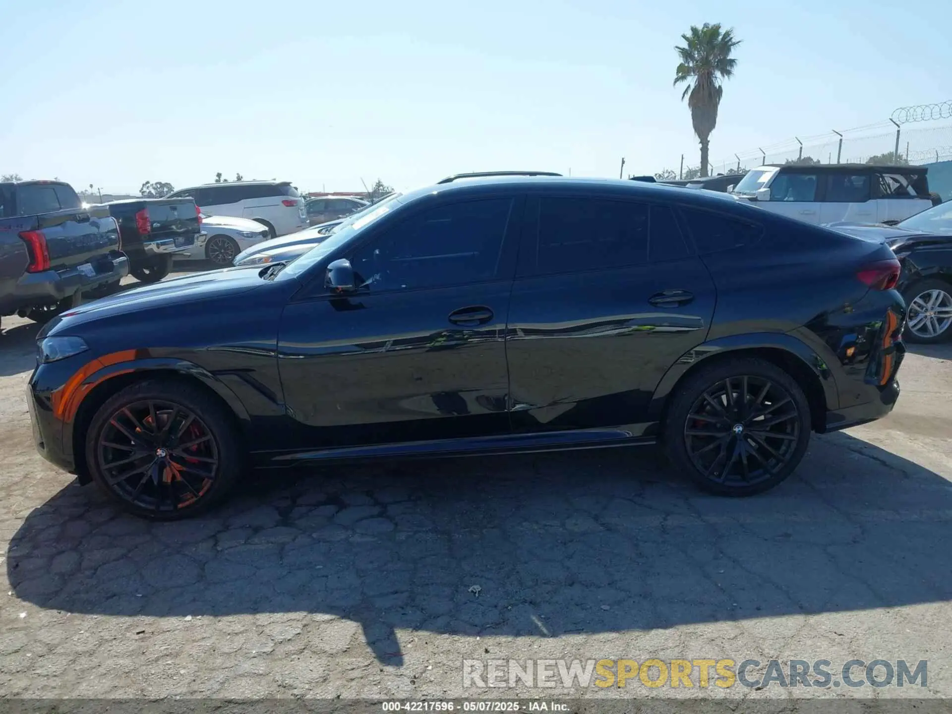 14 Photograph of a damaged car 5UX33EX09R9U76990 BMW X6 2024