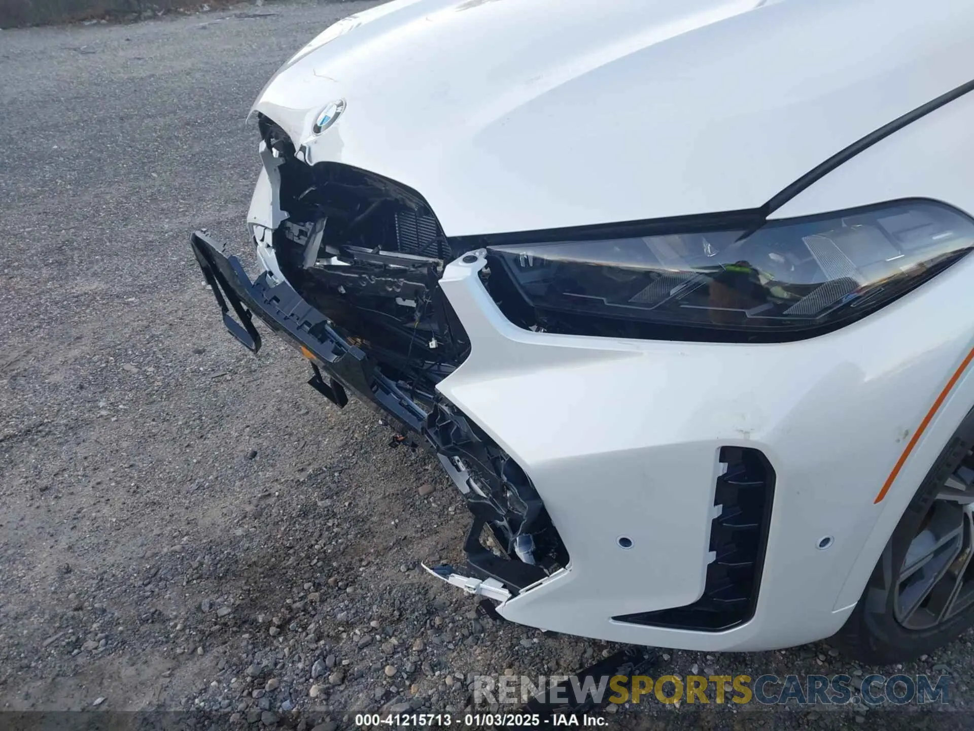 18 Photograph of a damaged car 5UX33EX03S9Z01481 BMW X6 2025