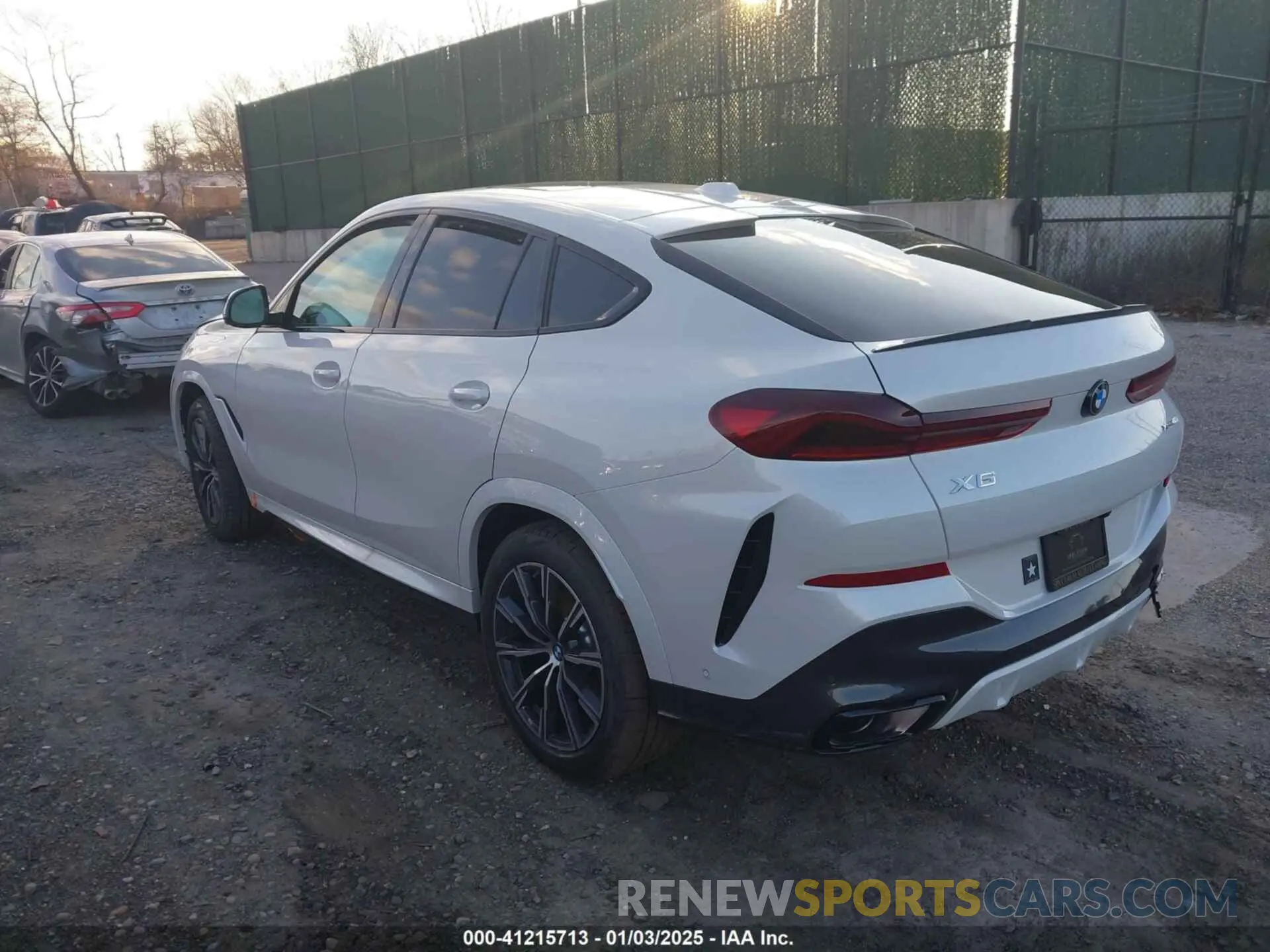 3 Photograph of a damaged car 5UX33EX03S9Z01481 BMW X6 2025