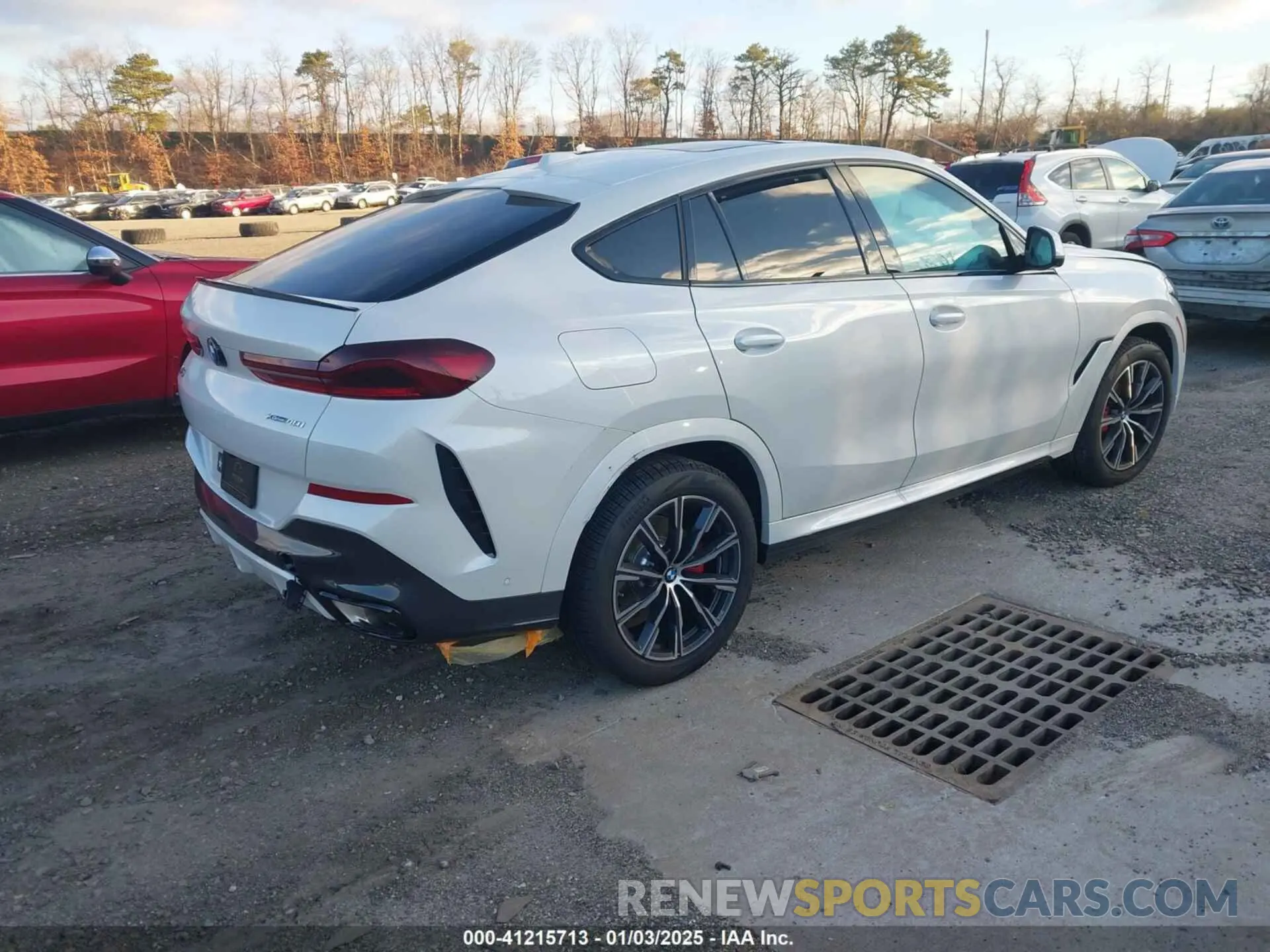 4 Photograph of a damaged car 5UX33EX03S9Z01481 BMW X6 2025