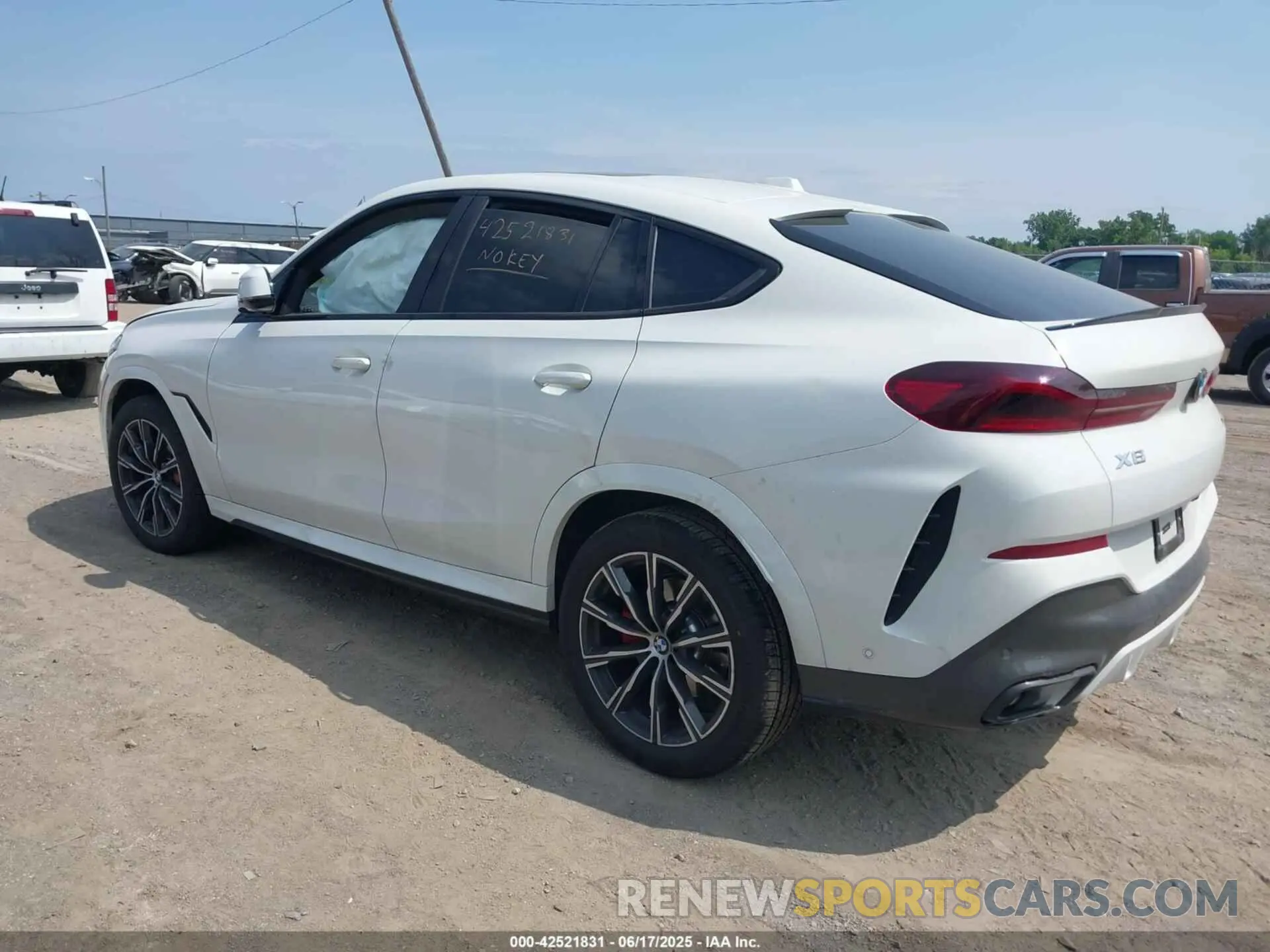 3 Photograph of a damaged car 5UX33EX04S9Y77773 BMW X6 2025