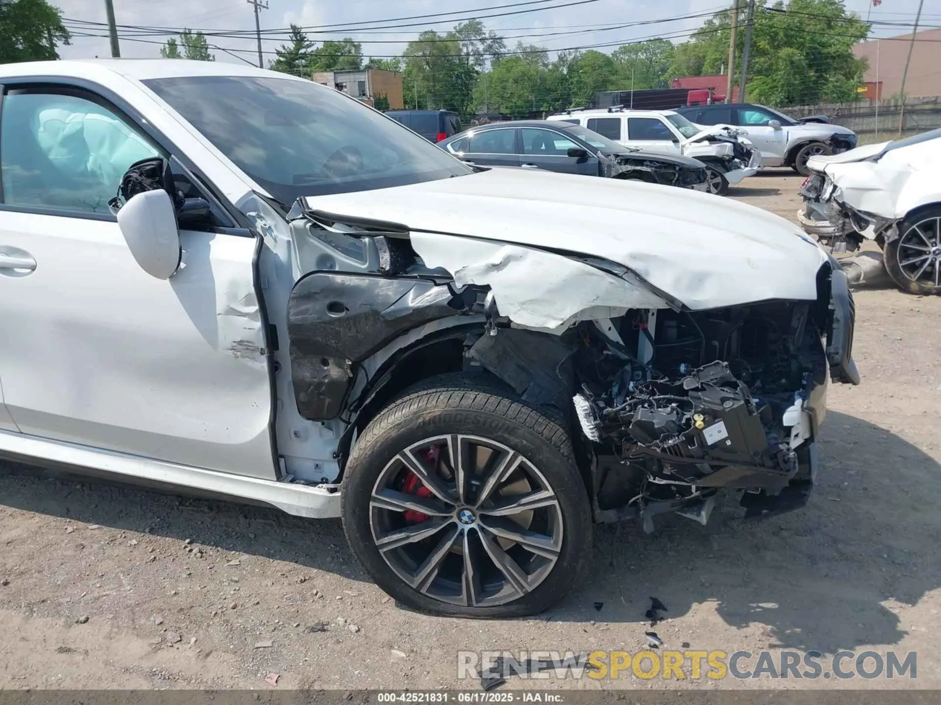 6 Photograph of a damaged car 5UX33EX04S9Y77773 BMW X6 2025
