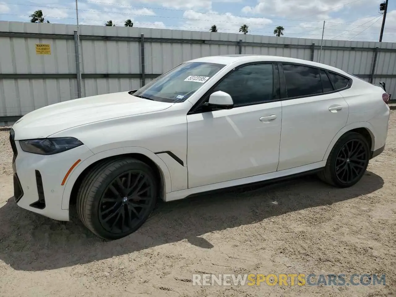 1 Photograph of a damaged car 5UX33EX05S9W42203 BMW X6 2025