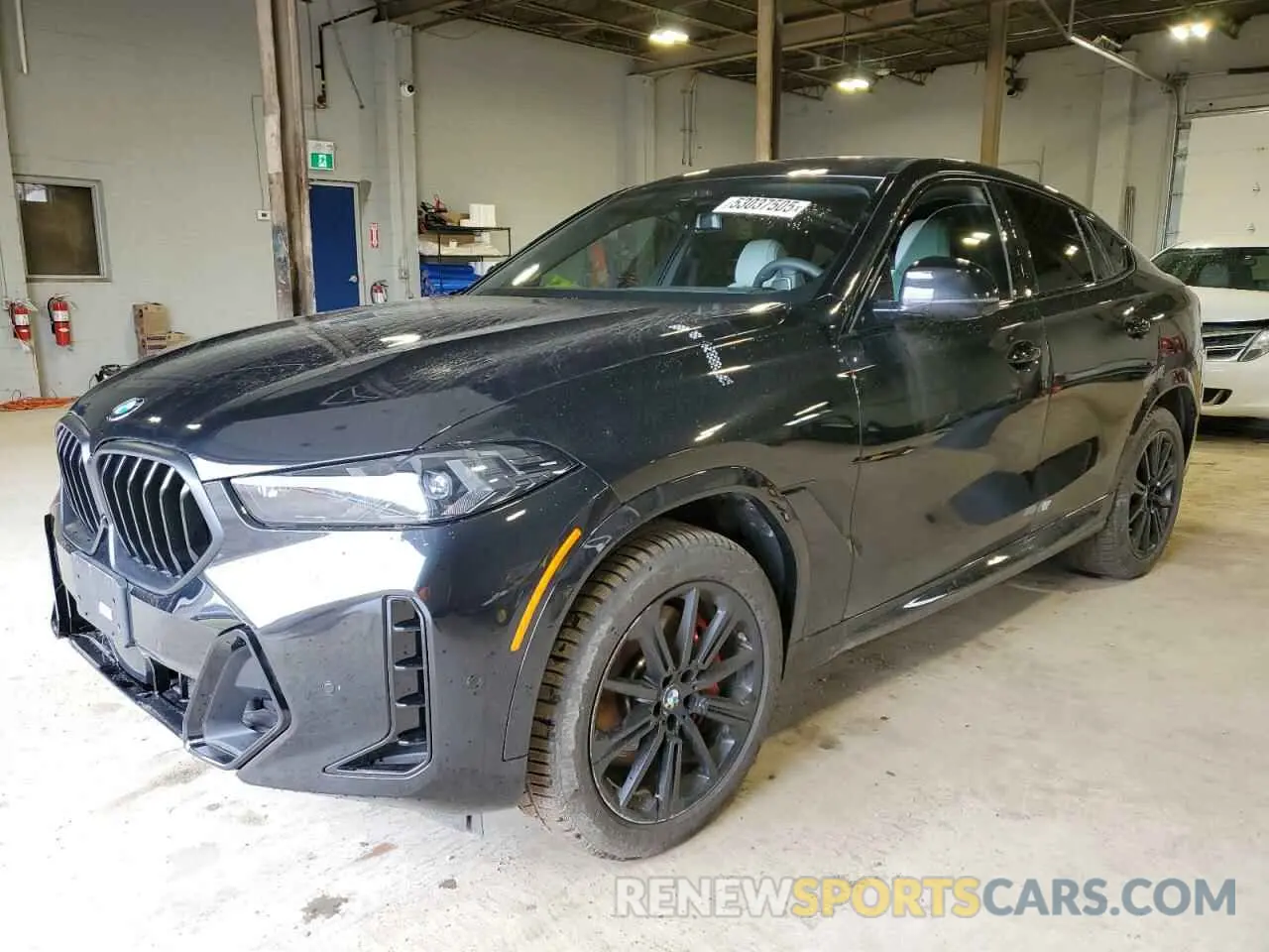 1 Photograph of a damaged car 5UX33EX08S9Y77906 BMW X6 2025