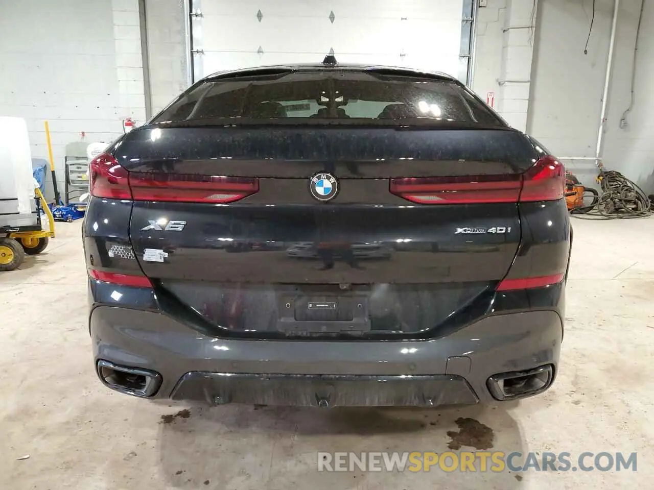 6 Photograph of a damaged car 5UX33EX08S9Y77906 BMW X6 2025