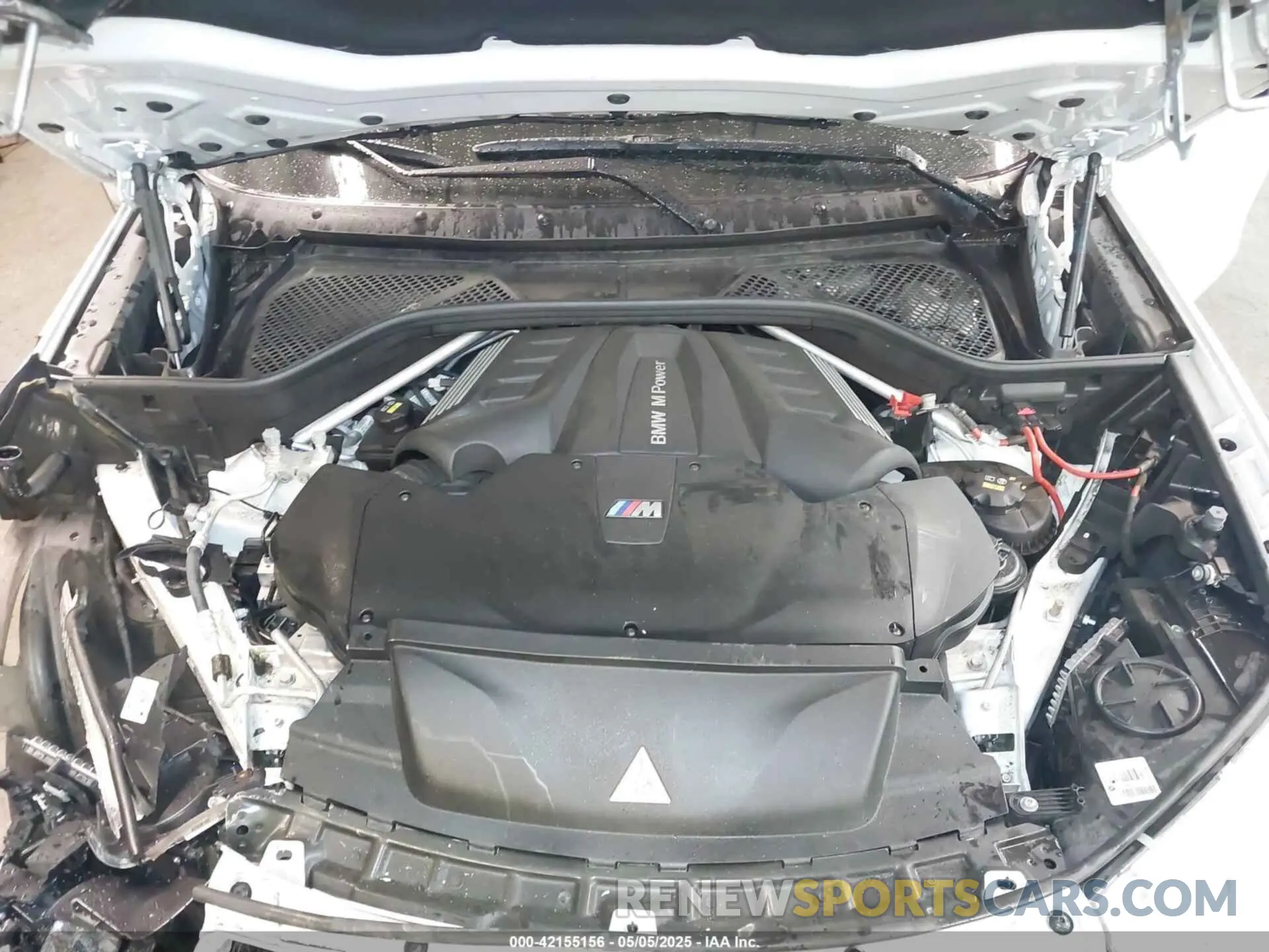 10 Photograph of a damaged car 5YMKW8C54K0Y75055 BMW X6 M 2019