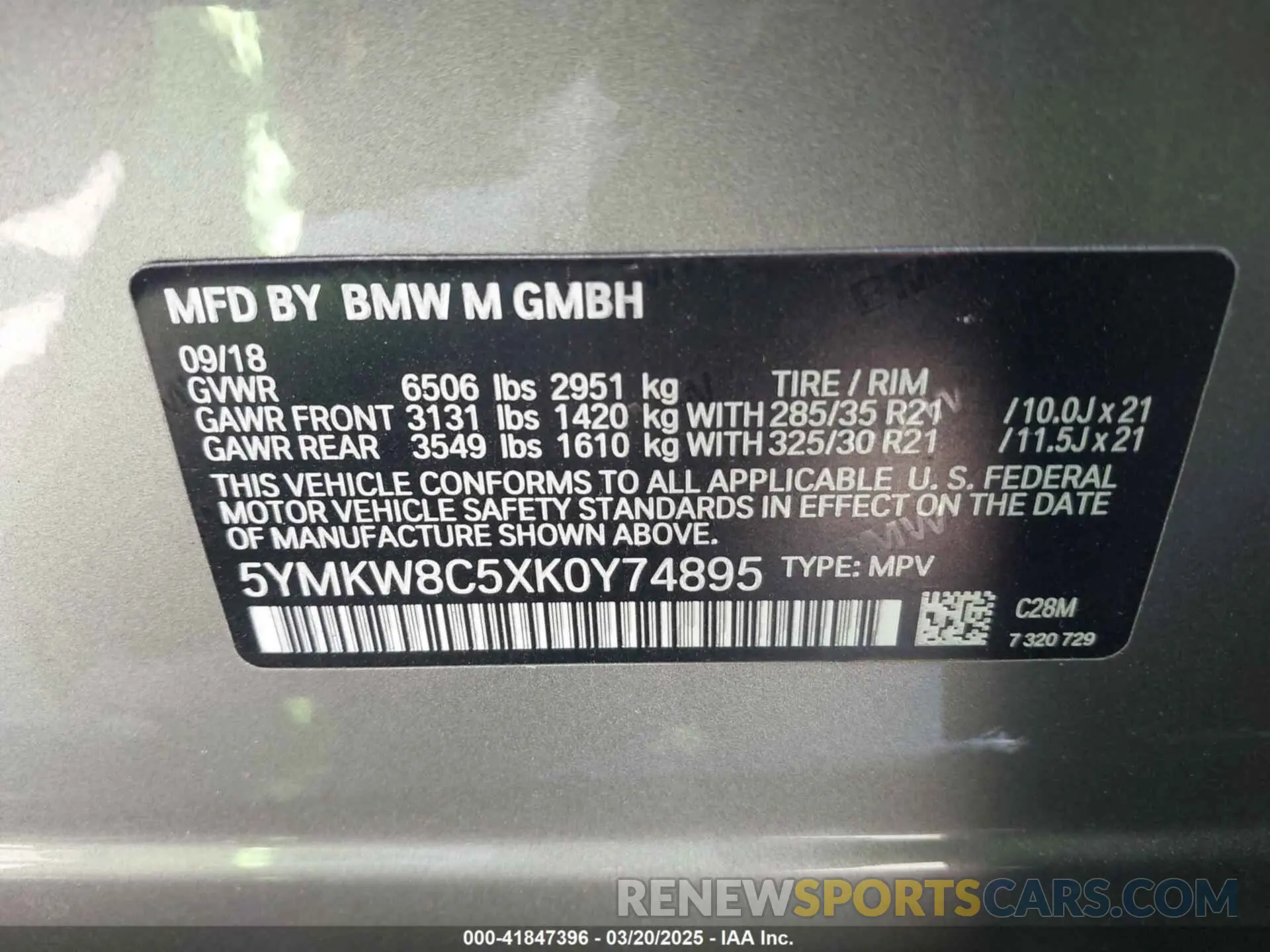 9 Photograph of a damaged car 5YMKW8C5XK0Y74895 BMW X6 M 2019