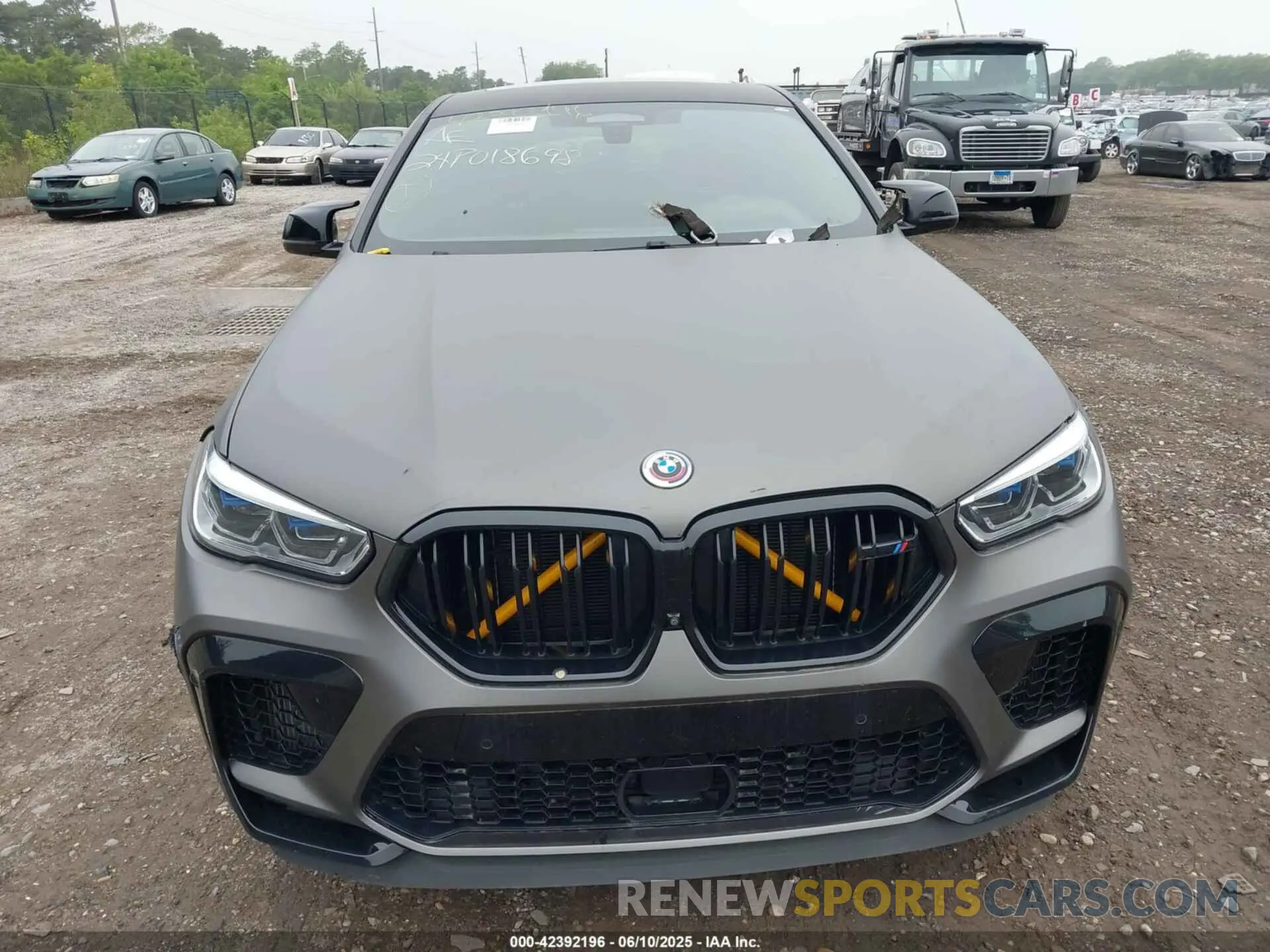 12 Photograph of a damaged car 5YMCY0C09M9E55362 BMW X6 M 2021