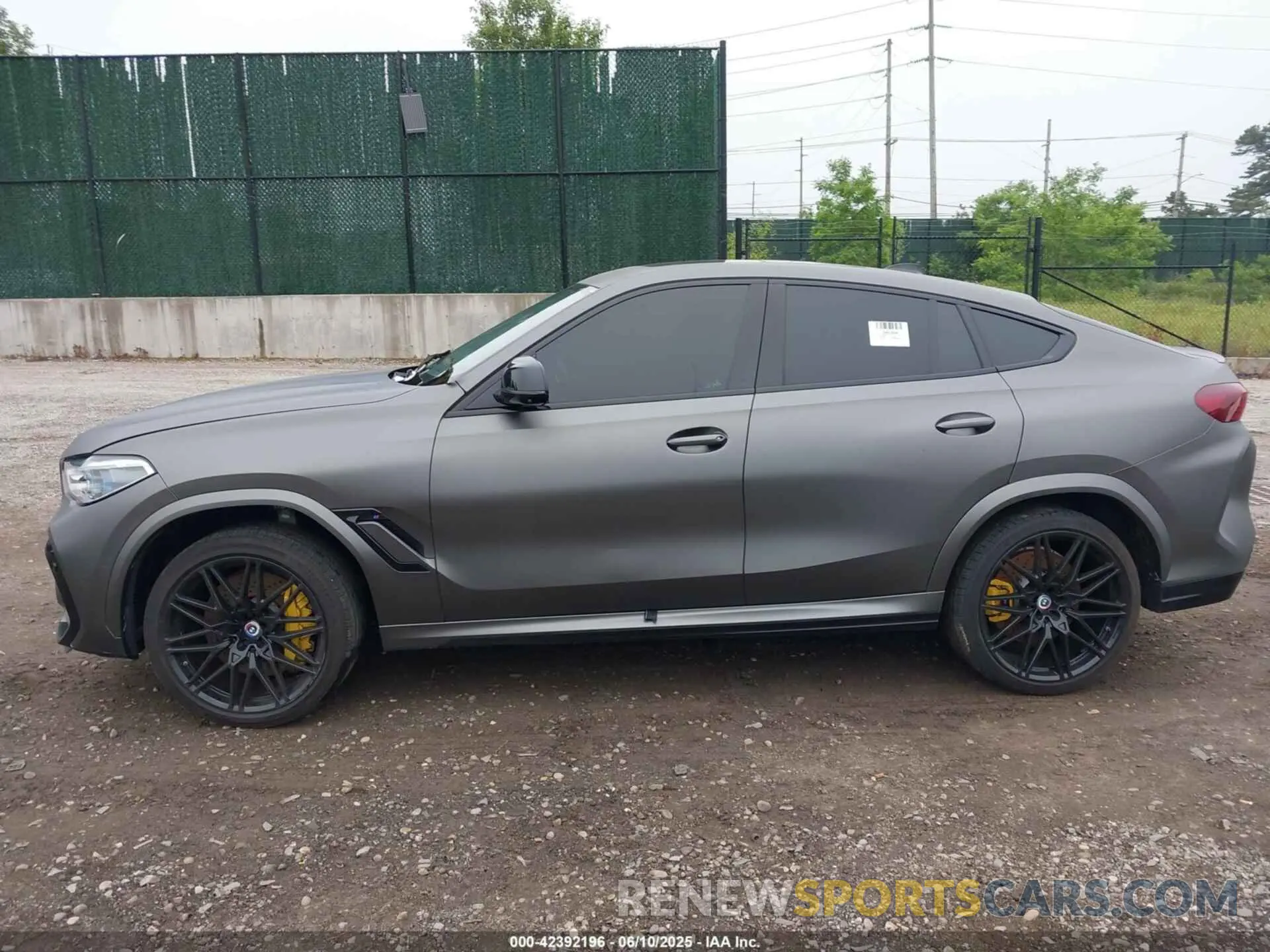 14 Photograph of a damaged car 5YMCY0C09M9E55362 BMW X6 M 2021