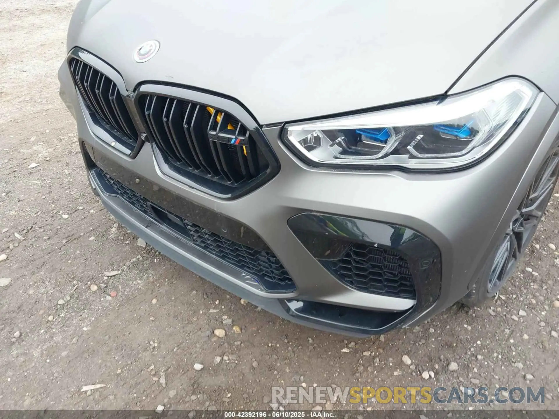 6 Photograph of a damaged car 5YMCY0C09M9E55362 BMW X6 M 2021