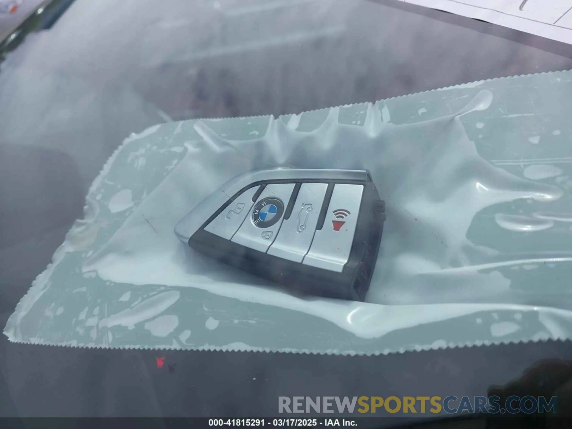 11 Photograph of a damaged car 5YMCY0C03N9J18331 BMW X6 M 2022