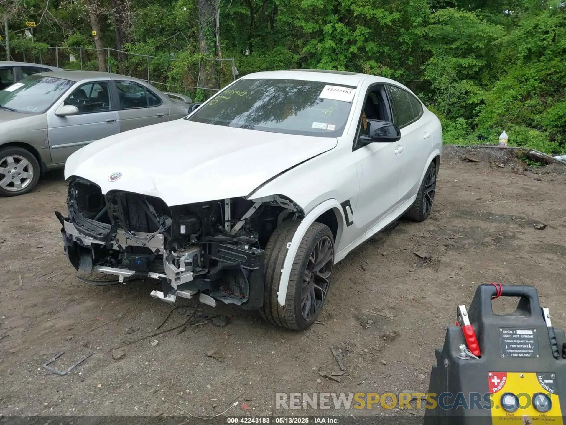 2 Photograph of a damaged car 5YMCY0C01P9R18239 BMW X6 M 2023
