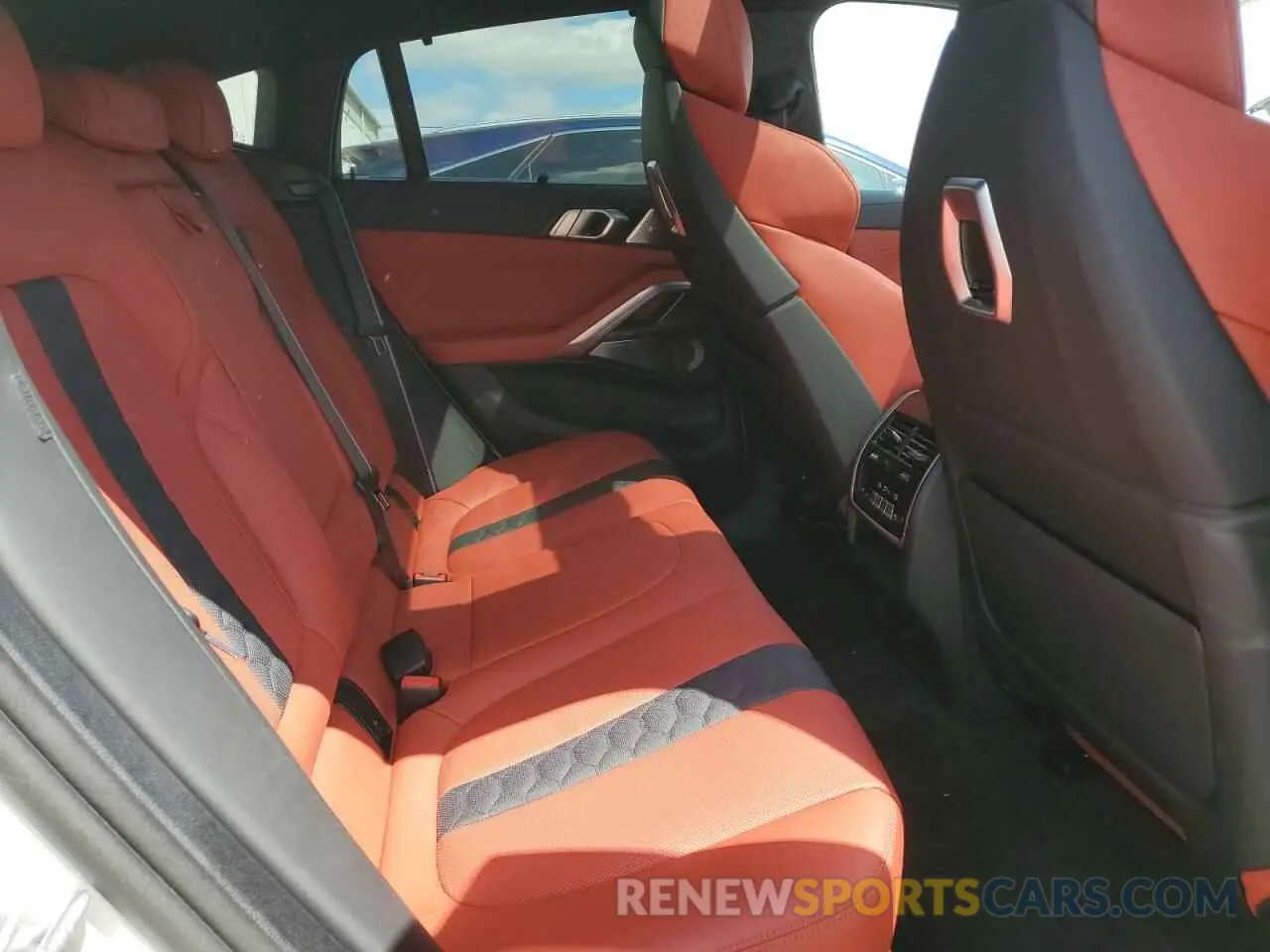 11 Photograph of a damaged car 5YM23ET03R9U27987 BMW X6 M COMPE 2024