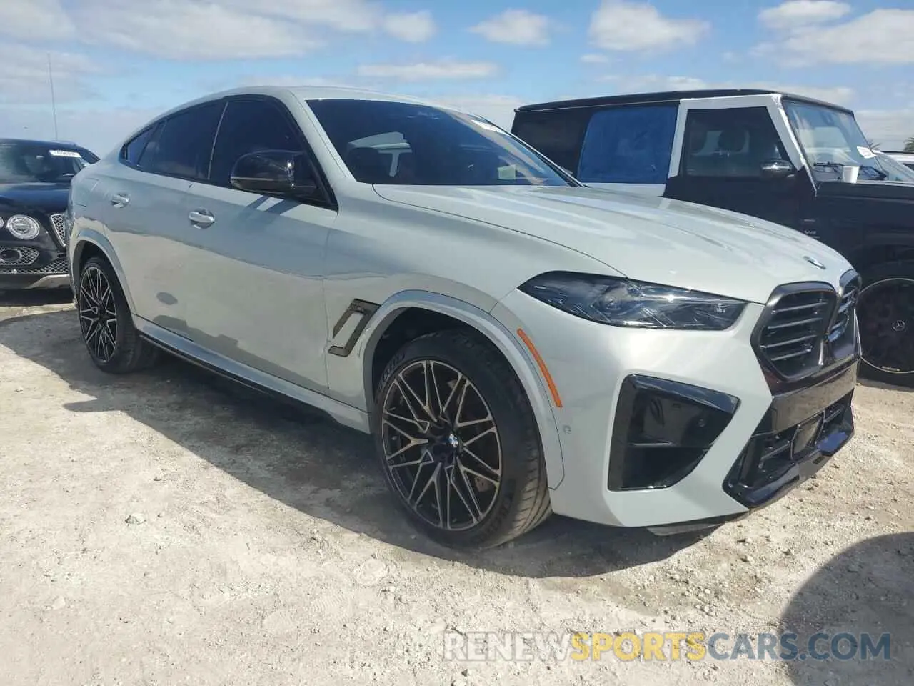 4 Photograph of a damaged car 5YM23ET04R9S28947 BMW X6 M COMPE 2024