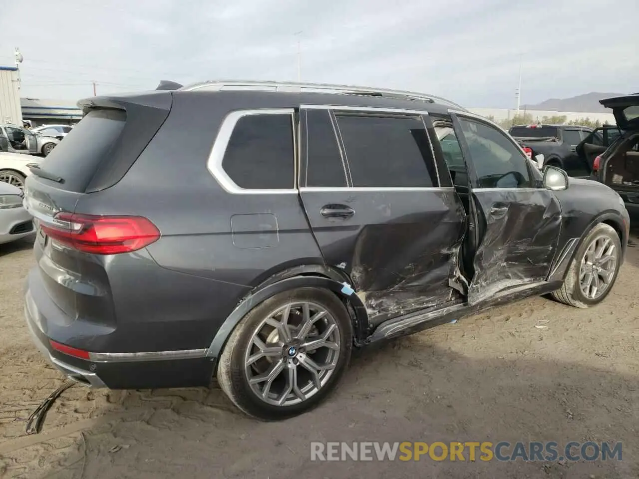 3 Photograph of a damaged car 5UXCW2C50KL086747 BMW X7 2019