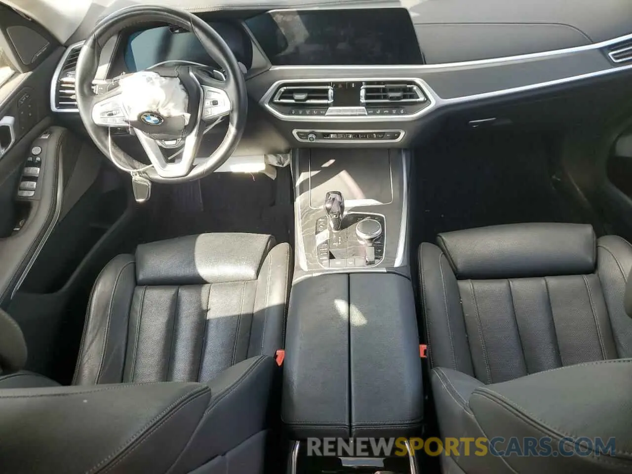 8 Photograph of a damaged car 5UXCW2C52KL085826 BMW X7 2019