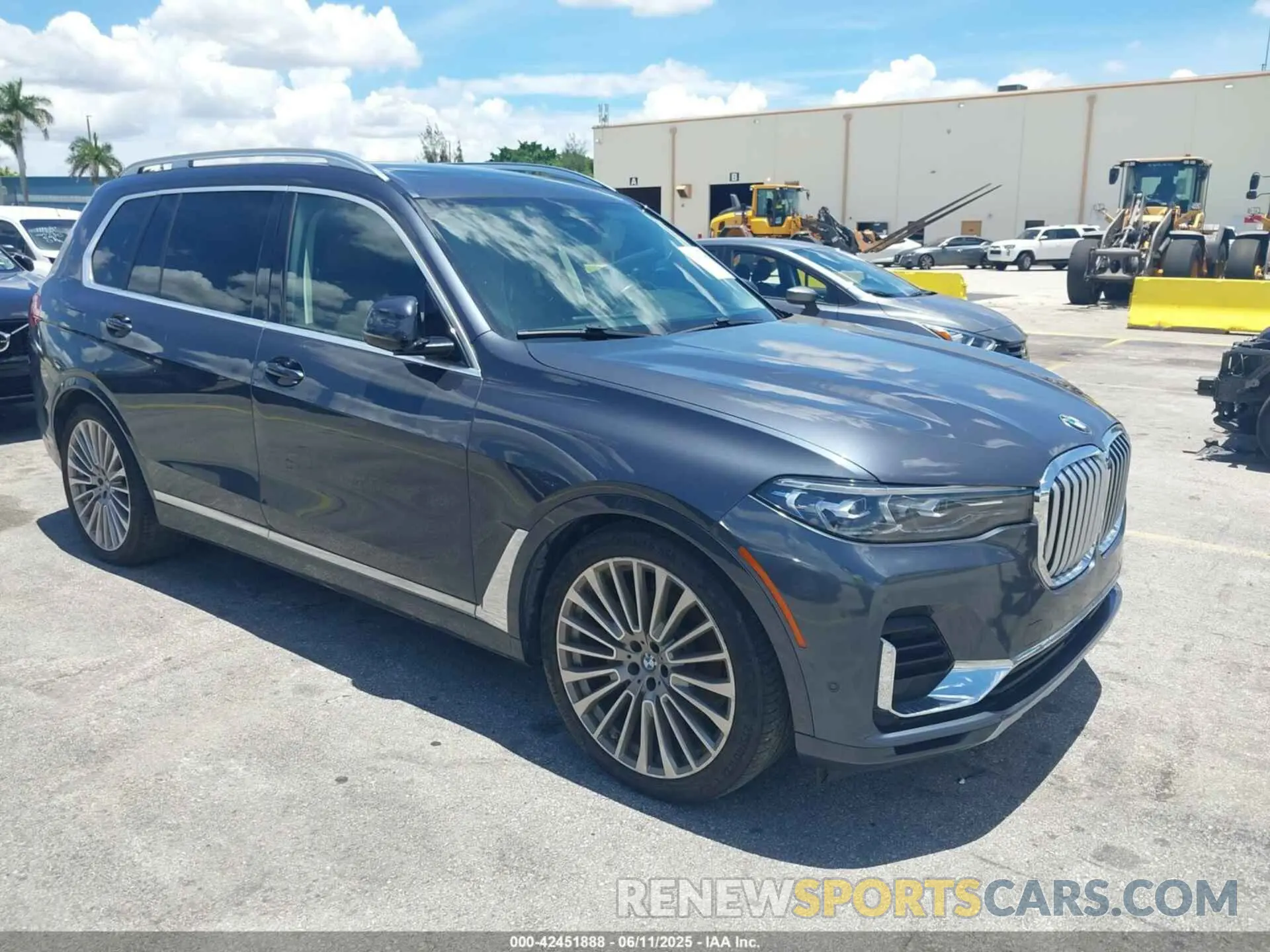 1 Photograph of a damaged car 5UXCW2C55KL082399 BMW X7 2019