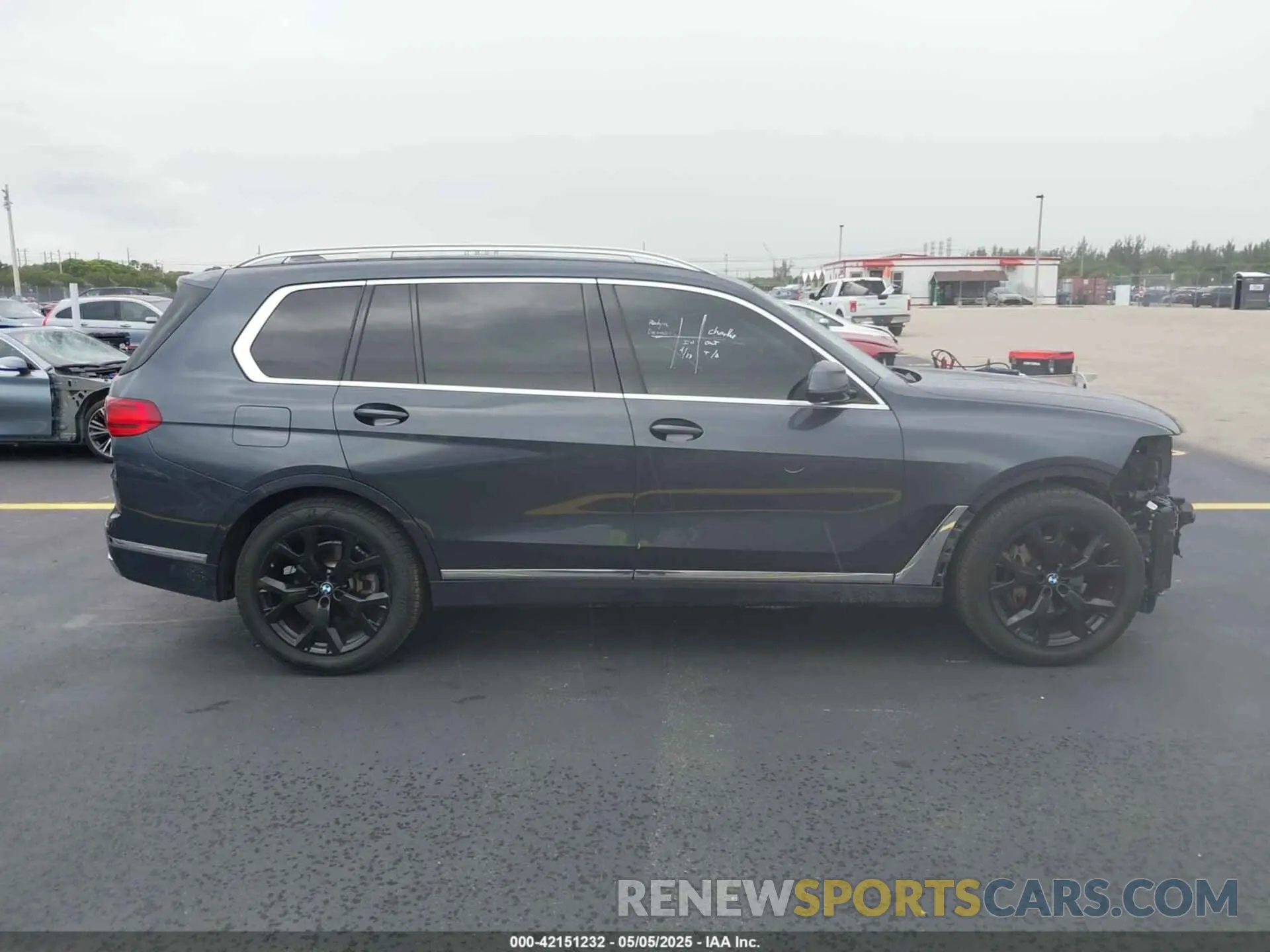 14 Photograph of a damaged car 5UXCW2C56KL081312 BMW X7 2019