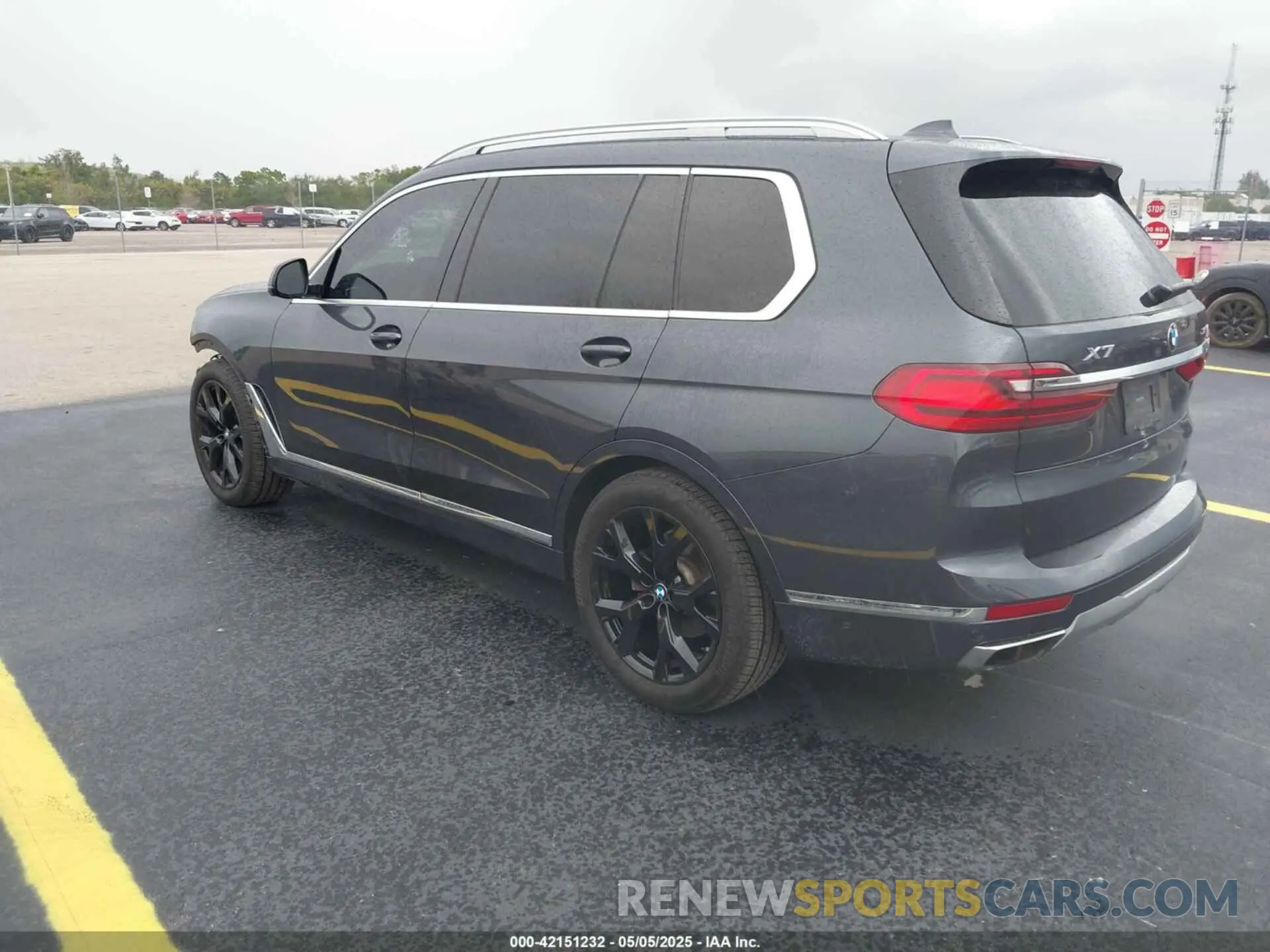 3 Photograph of a damaged car 5UXCW2C56KL081312 BMW X7 2019