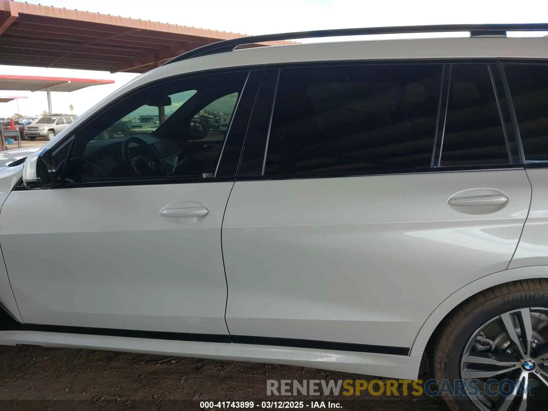 15 Photograph of a damaged car 5UXCW2C56KL083156 BMW X7 2019