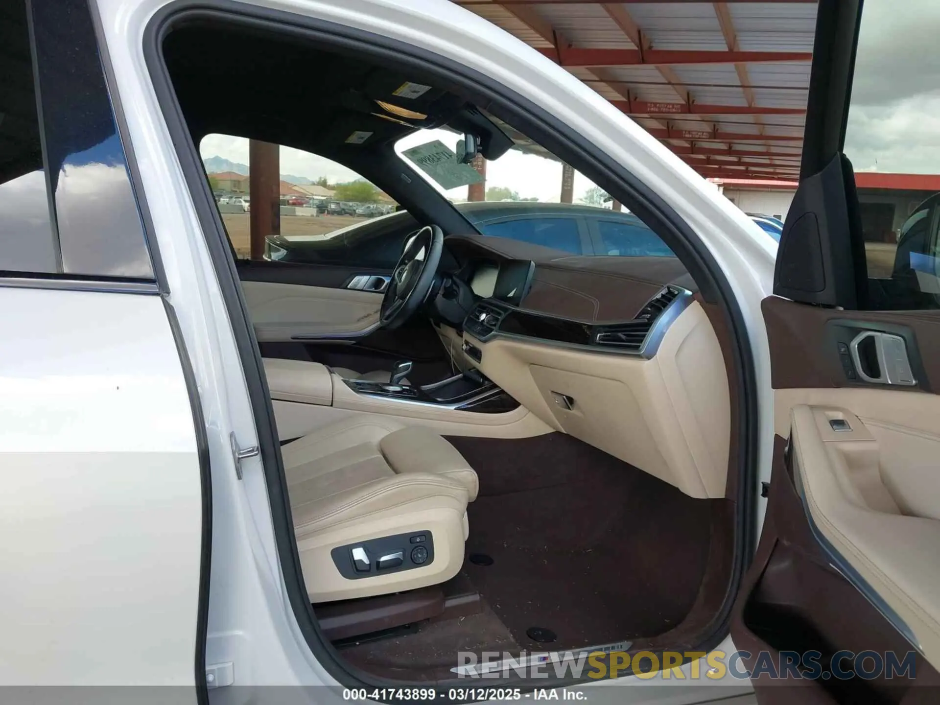 5 Photograph of a damaged car 5UXCW2C56KL083156 BMW X7 2019