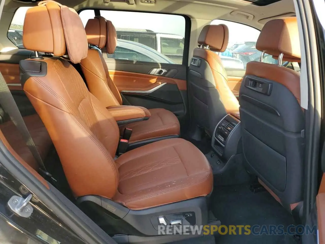 11 Photograph of a damaged car 5UXCW2C56KL083383 BMW X7 2019