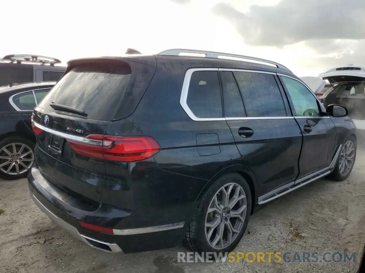 3 Photograph of a damaged car 5UXCW2C56KL083383 BMW X7 2019