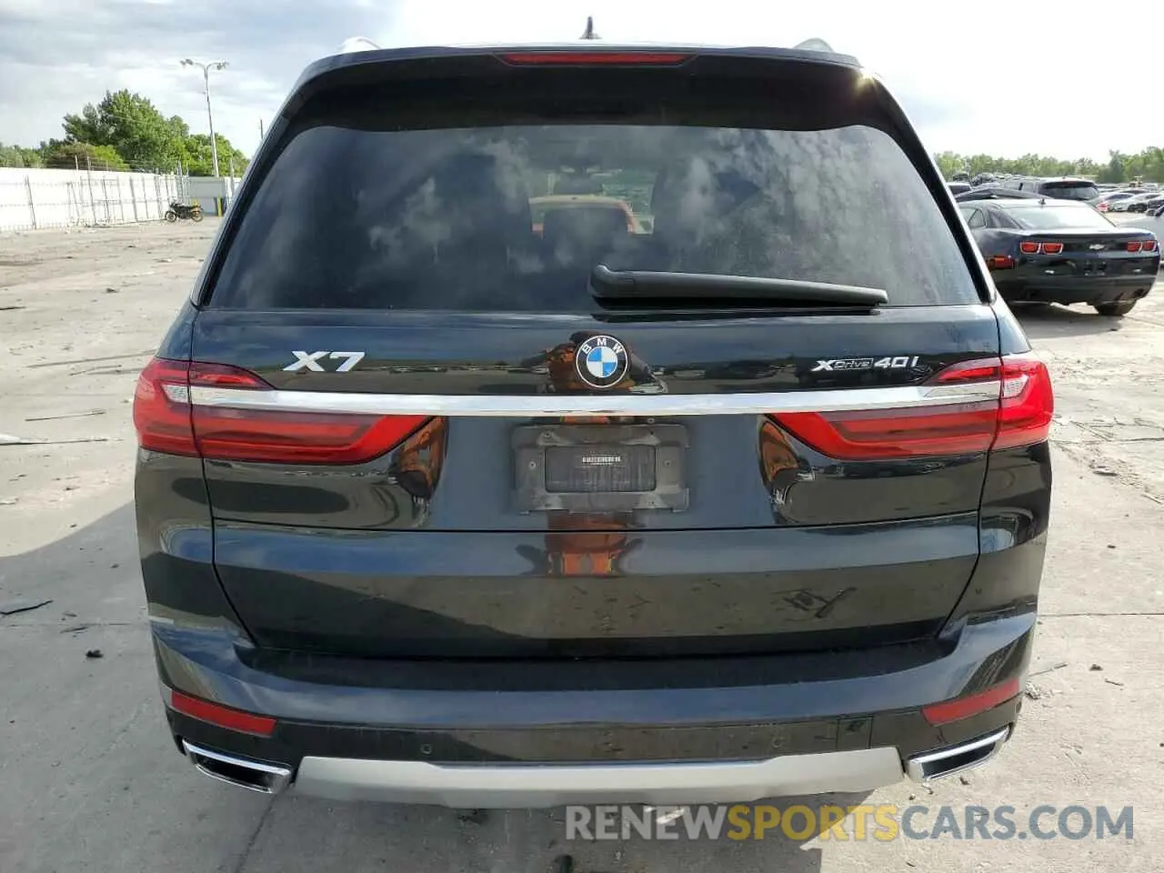 6 Photograph of a damaged car 5UXCW2C57KL087698 BMW X7 2019