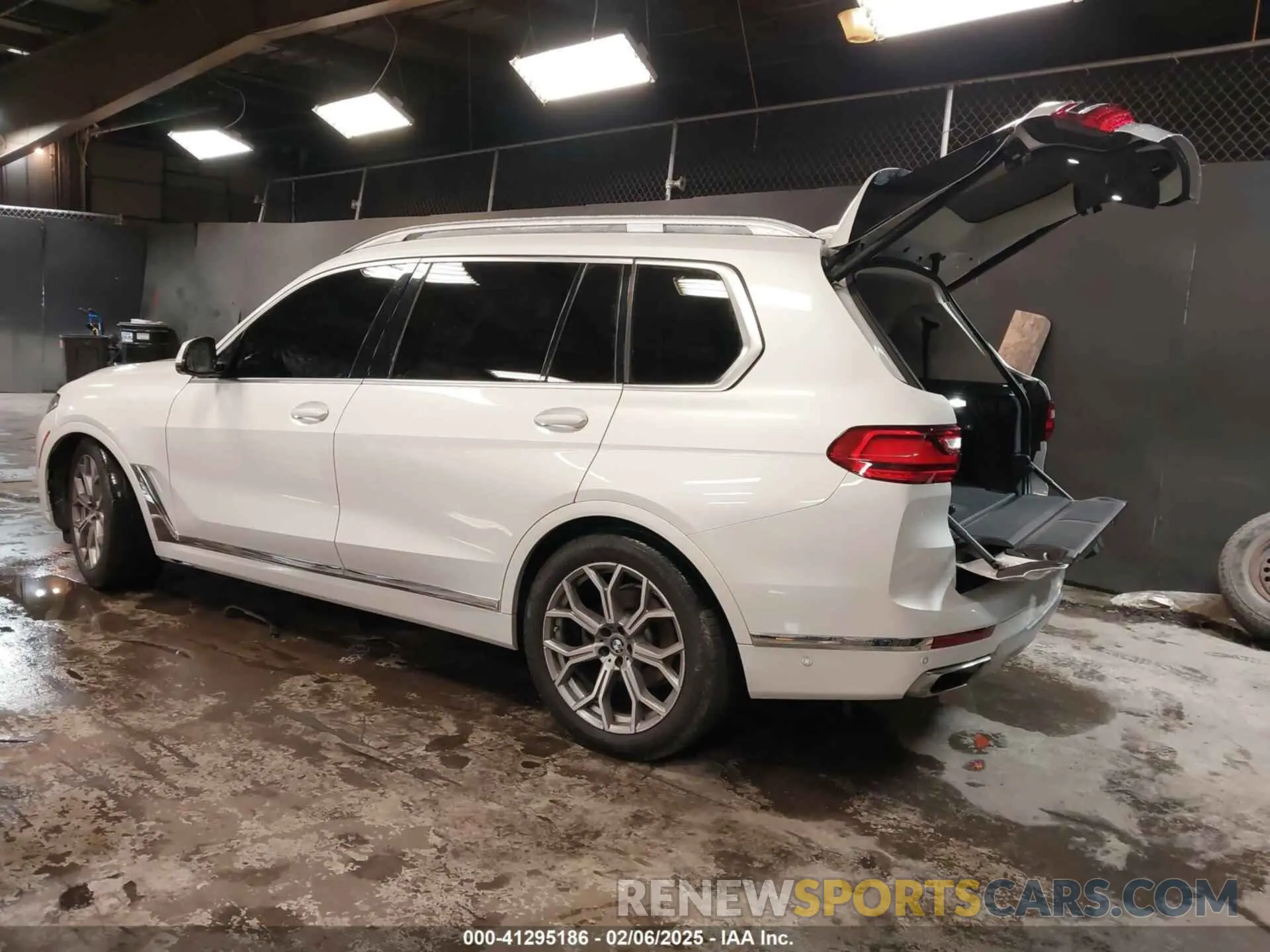3 Фотография поврежденного автомобиля 5UXCW2C57KL089659 BMW X7 2019