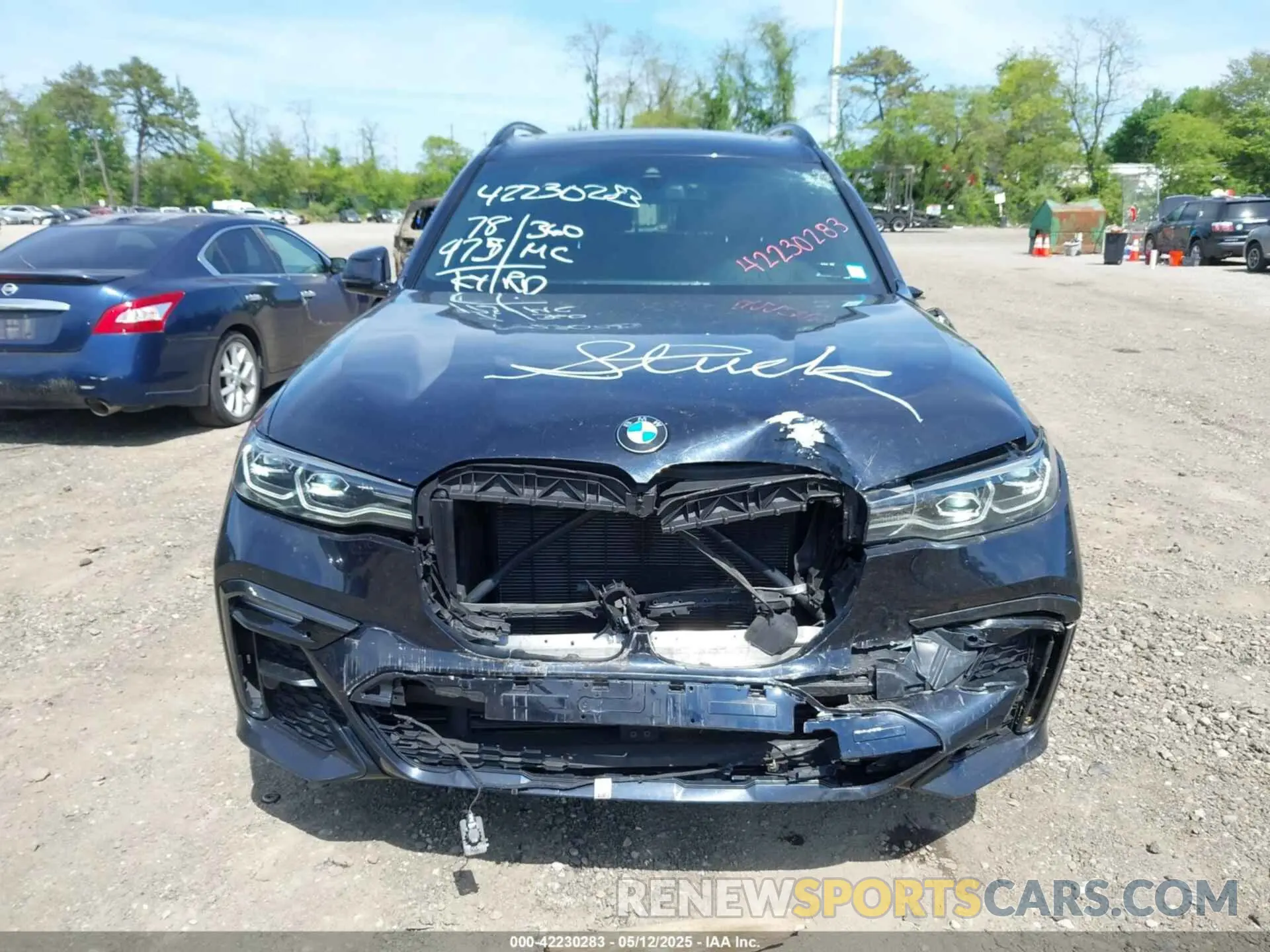 12 Photograph of a damaged car 5UXCW2C5XKL084486 BMW X7 2019