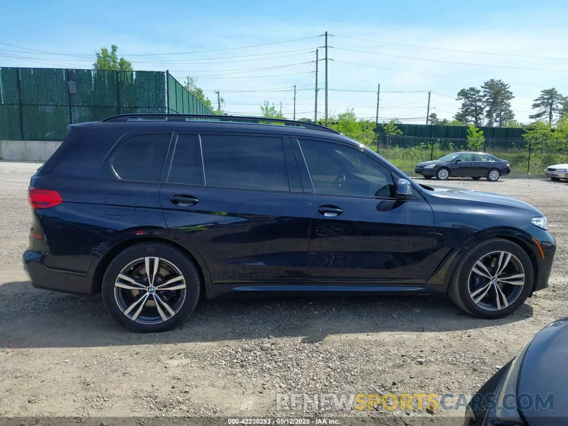 13 Photograph of a damaged car 5UXCW2C5XKL084486 BMW X7 2019
