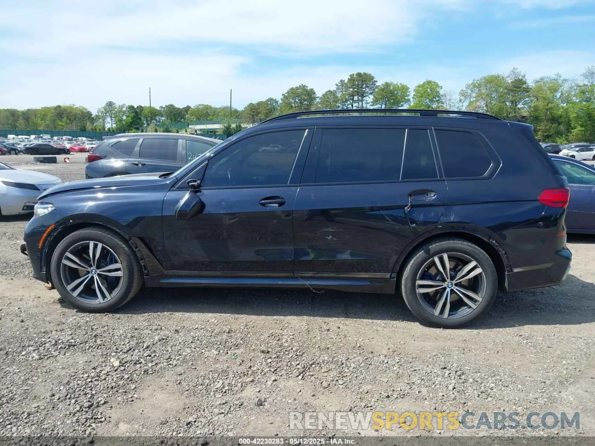14 Photograph of a damaged car 5UXCW2C5XKL084486 BMW X7 2019