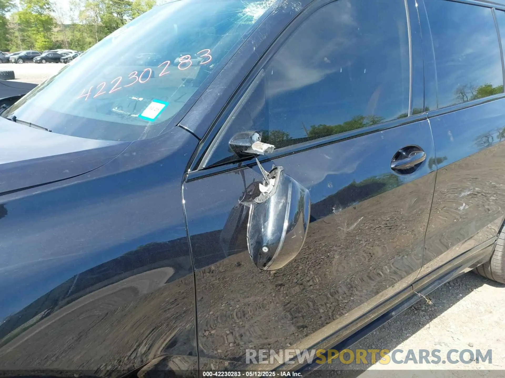 19 Photograph of a damaged car 5UXCW2C5XKL084486 BMW X7 2019