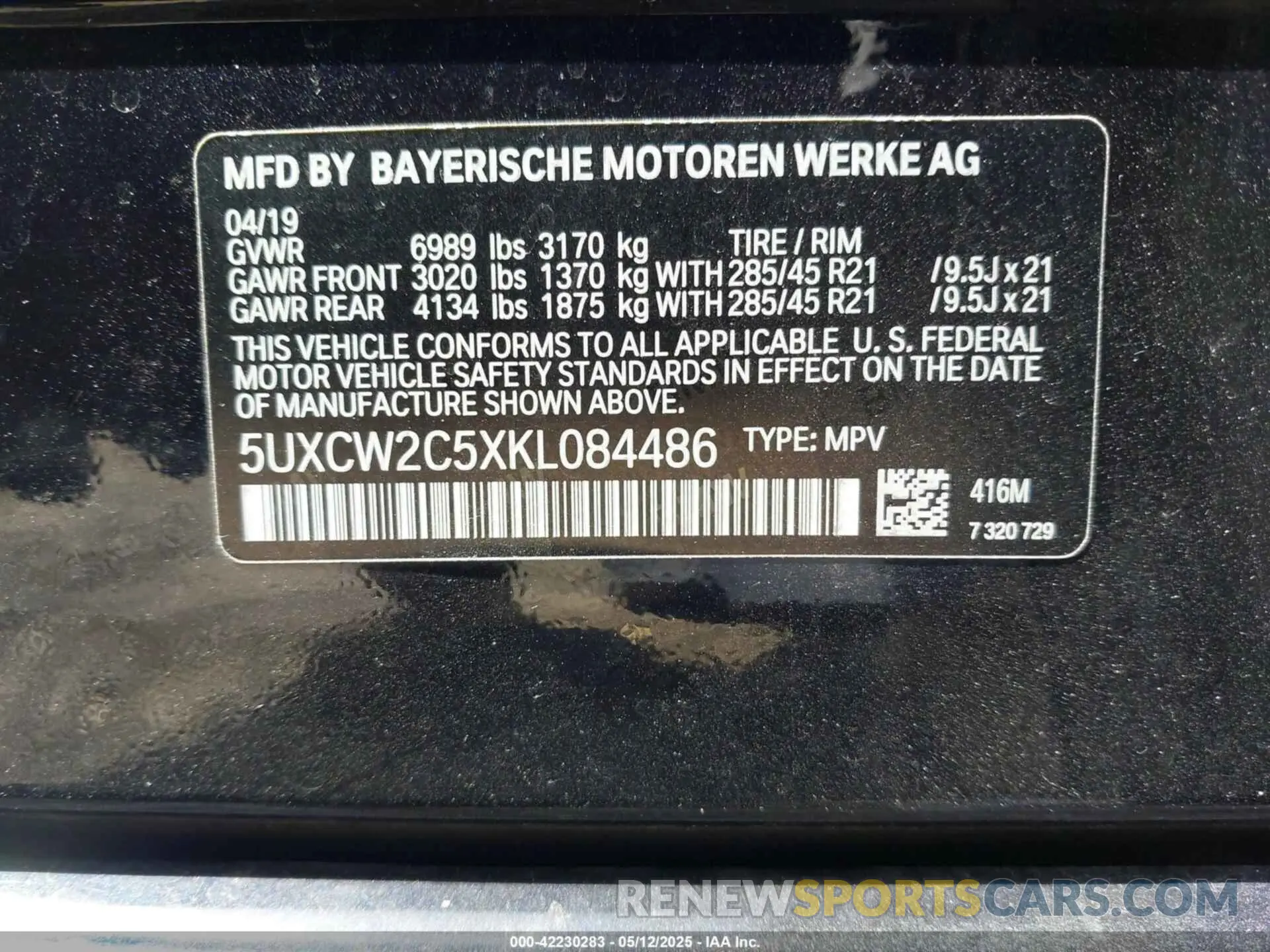 9 Photograph of a damaged car 5UXCW2C5XKL084486 BMW X7 2019